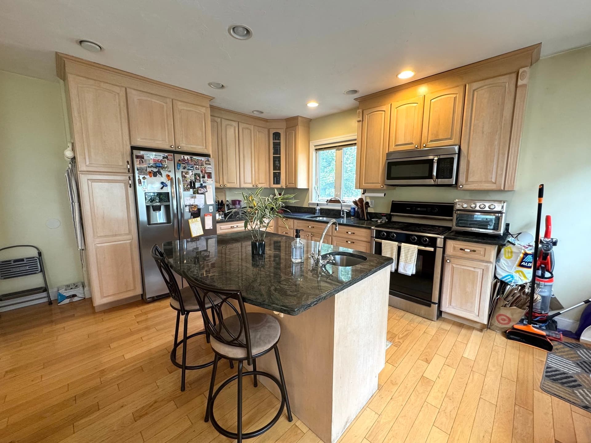 163 Summer St # 1, Waltham MA 02452