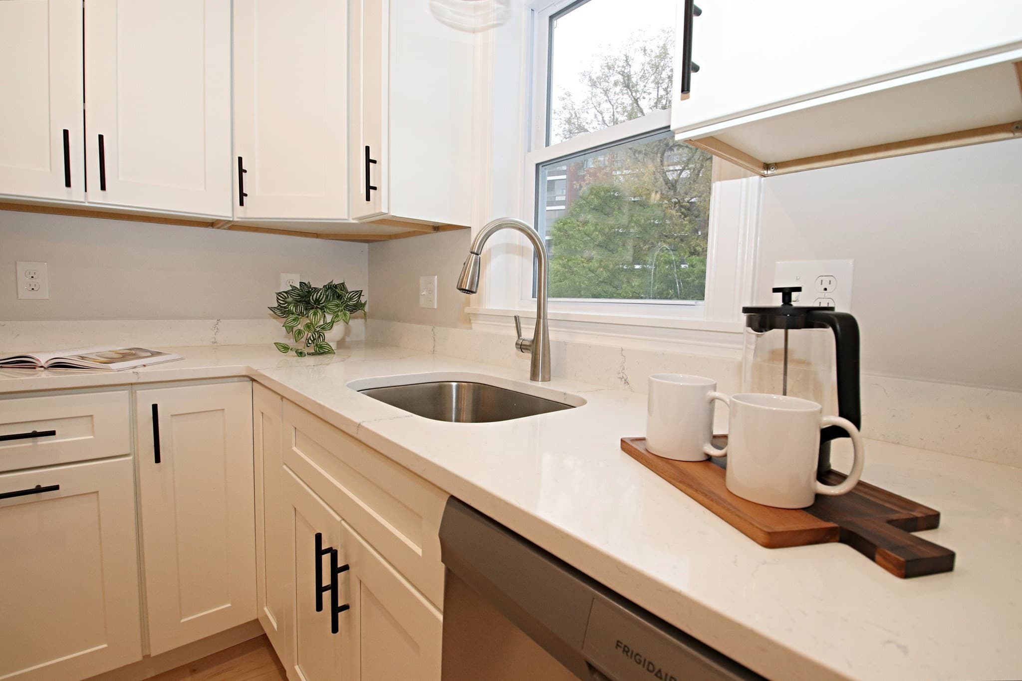 Condominium at 27 Holbrook Court # 1, Melrose MA 02176, photo 6 of 33