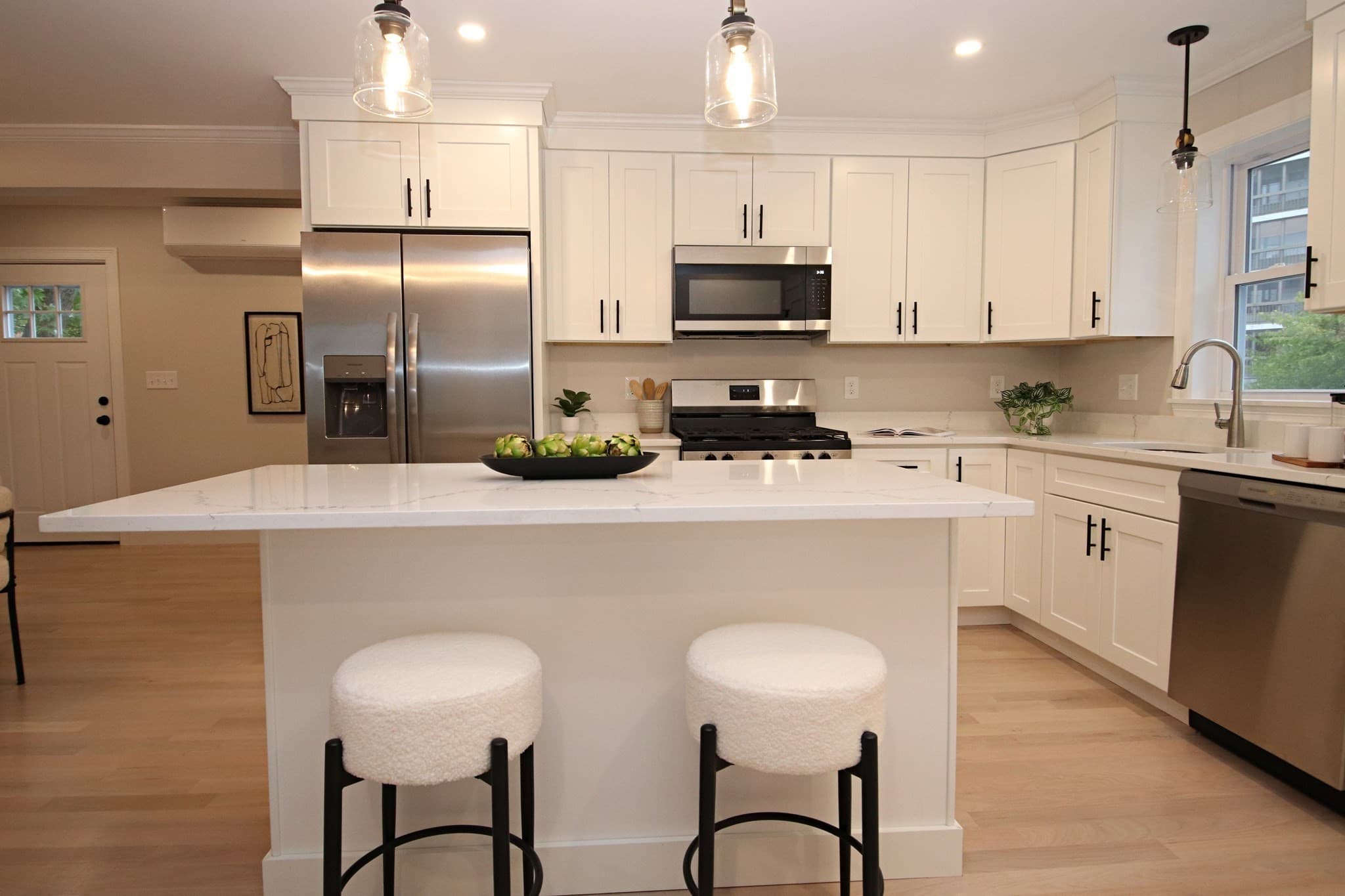 Condominium at 27 Holbrook Court # 1, Melrose MA 02176, photo 3 of 33