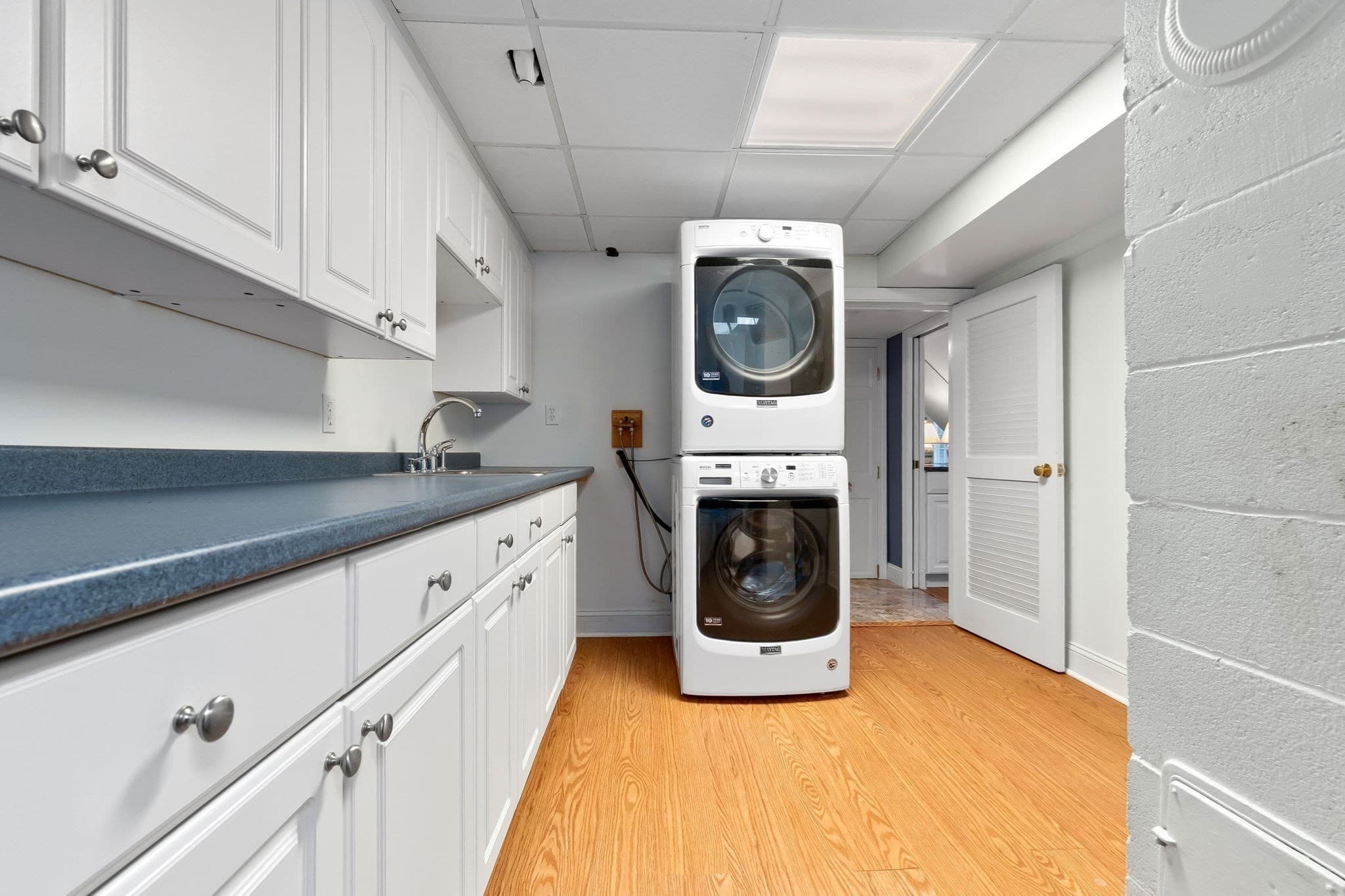 Single Family Residence at 38 Sonning Rd, Beverly MA 01915, photo 12 of 39