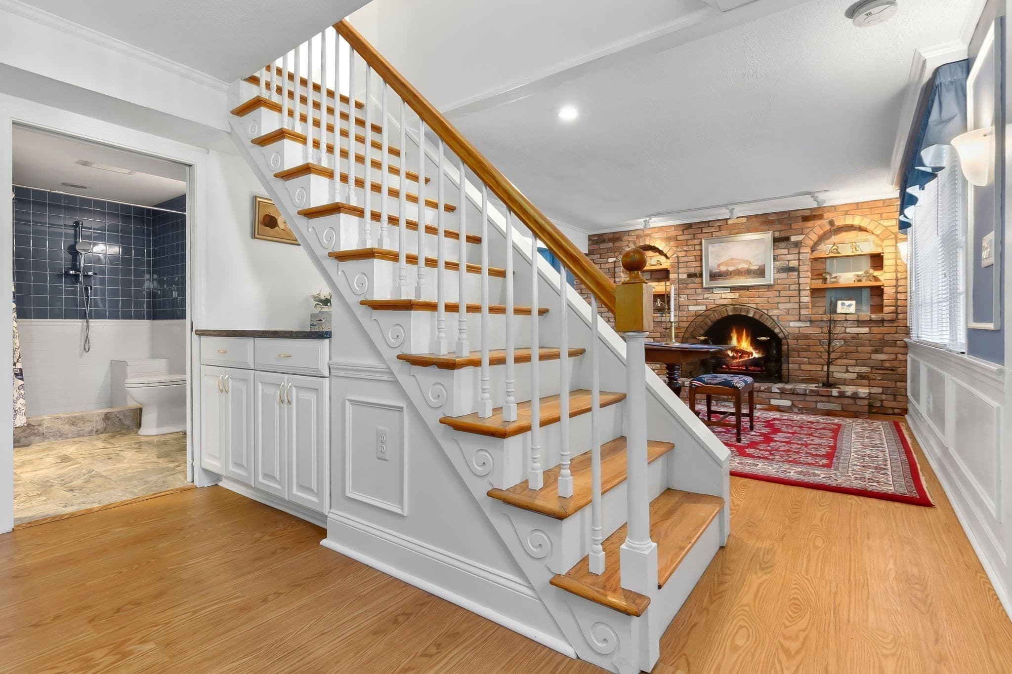 Single Family Residence at 38 Sonning Rd, Beverly MA 01915, photo 3 of 39