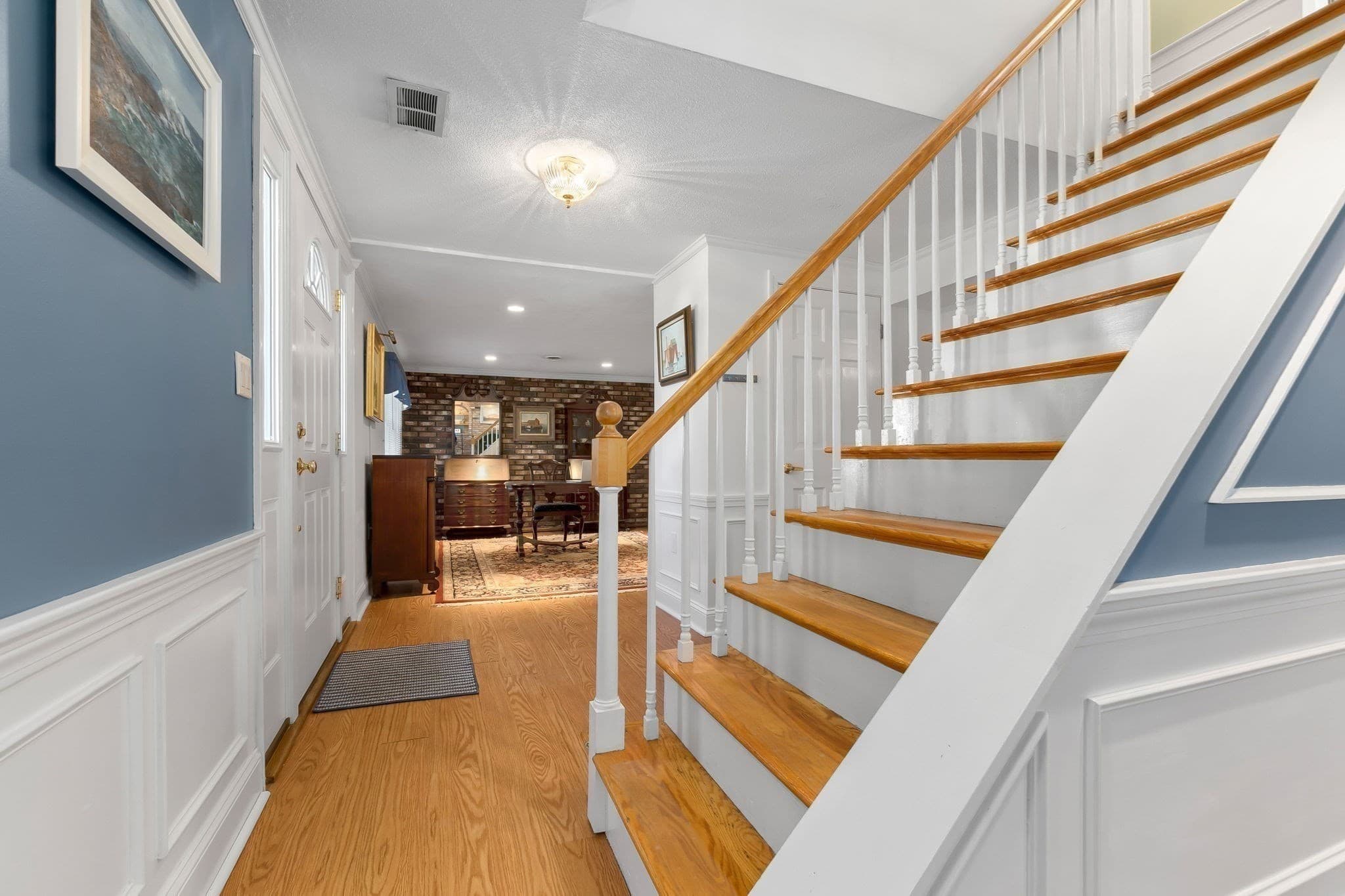 Single Family Residence at 38 Sonning Rd, Beverly MA 01915, photo 4 of 39