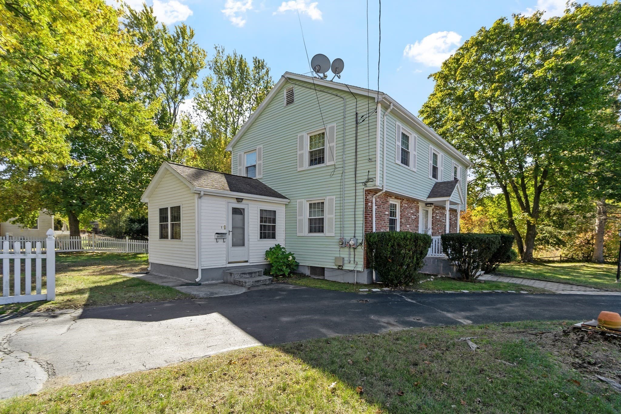 Single Family Residence at 54 River St, Billerica MA 01821, photo 2 of 42