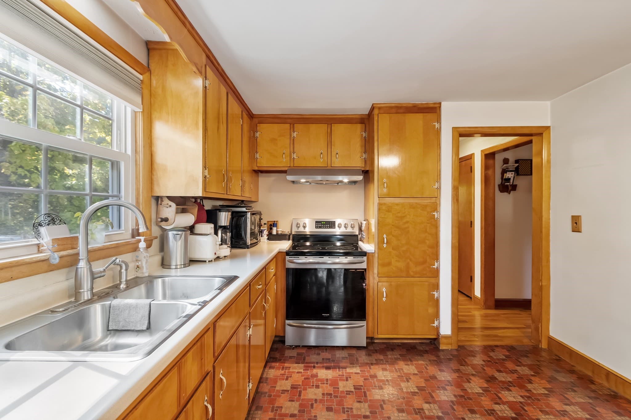 Single Family Residence at 54 River St, Billerica MA 01821, photo 19 of 42