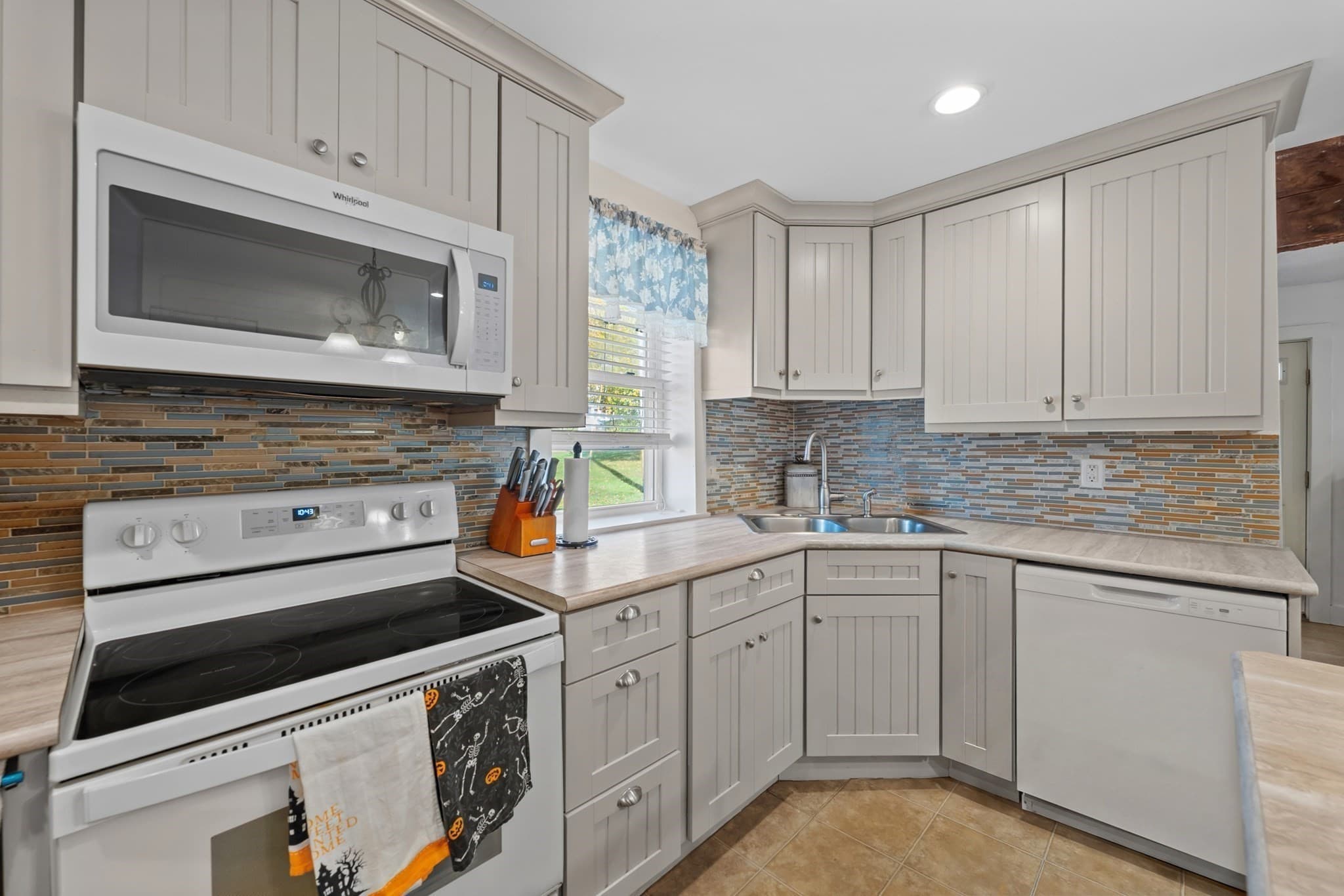 Single Family Residence at 19 Main, Royalston MA 01368, photo 2 of 26
