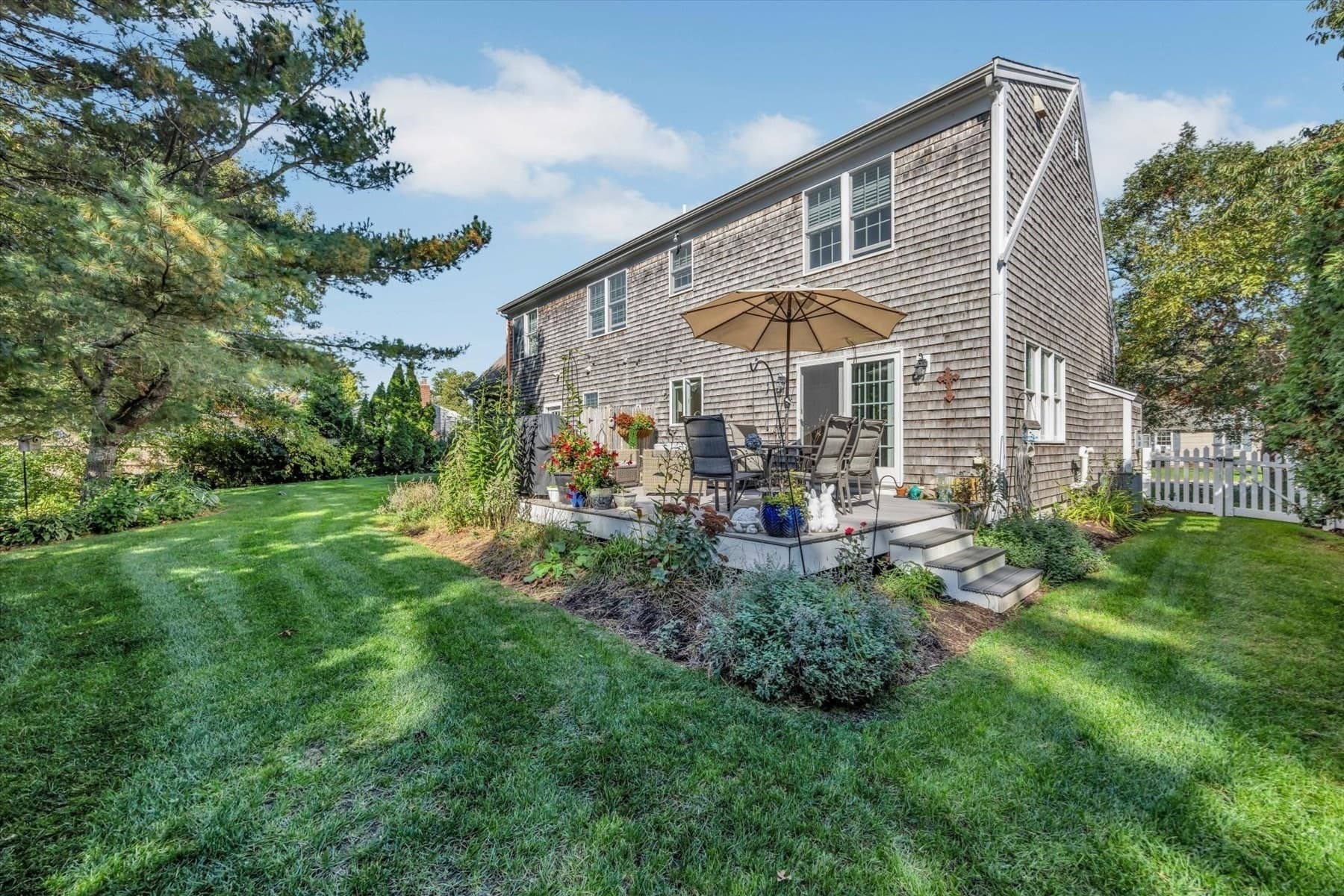 Single Family Residence at 13 Nightingale Dr, Yarmouth MA 02664, photo 6 of 39