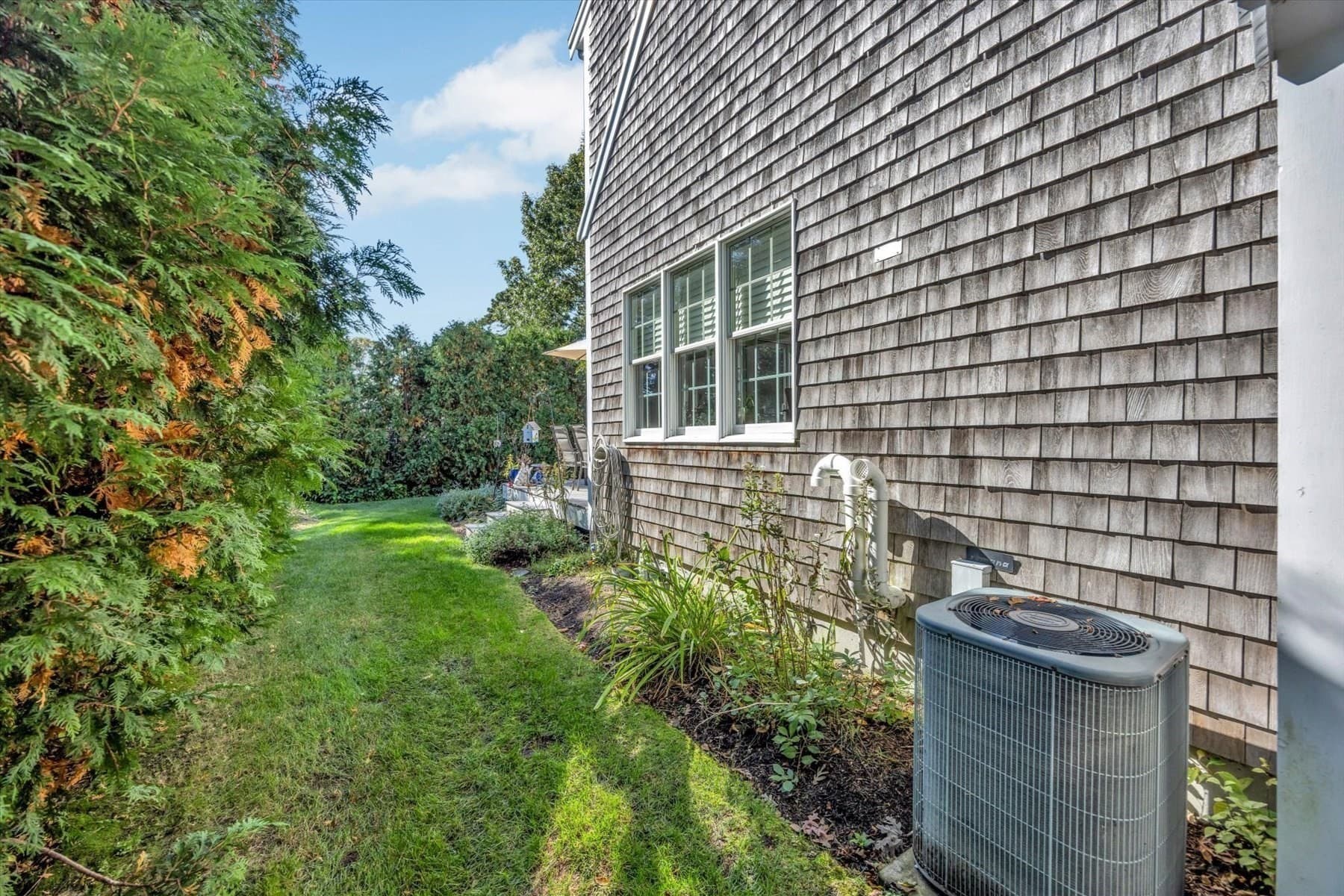Single Family Residence at 13 Nightingale Dr, Yarmouth MA 02664, photo 4 of 39