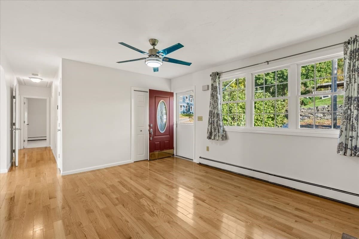 Single Family Residence at 20 Lincoln St, Millville MA 01529, Millville, photo 5 of 30