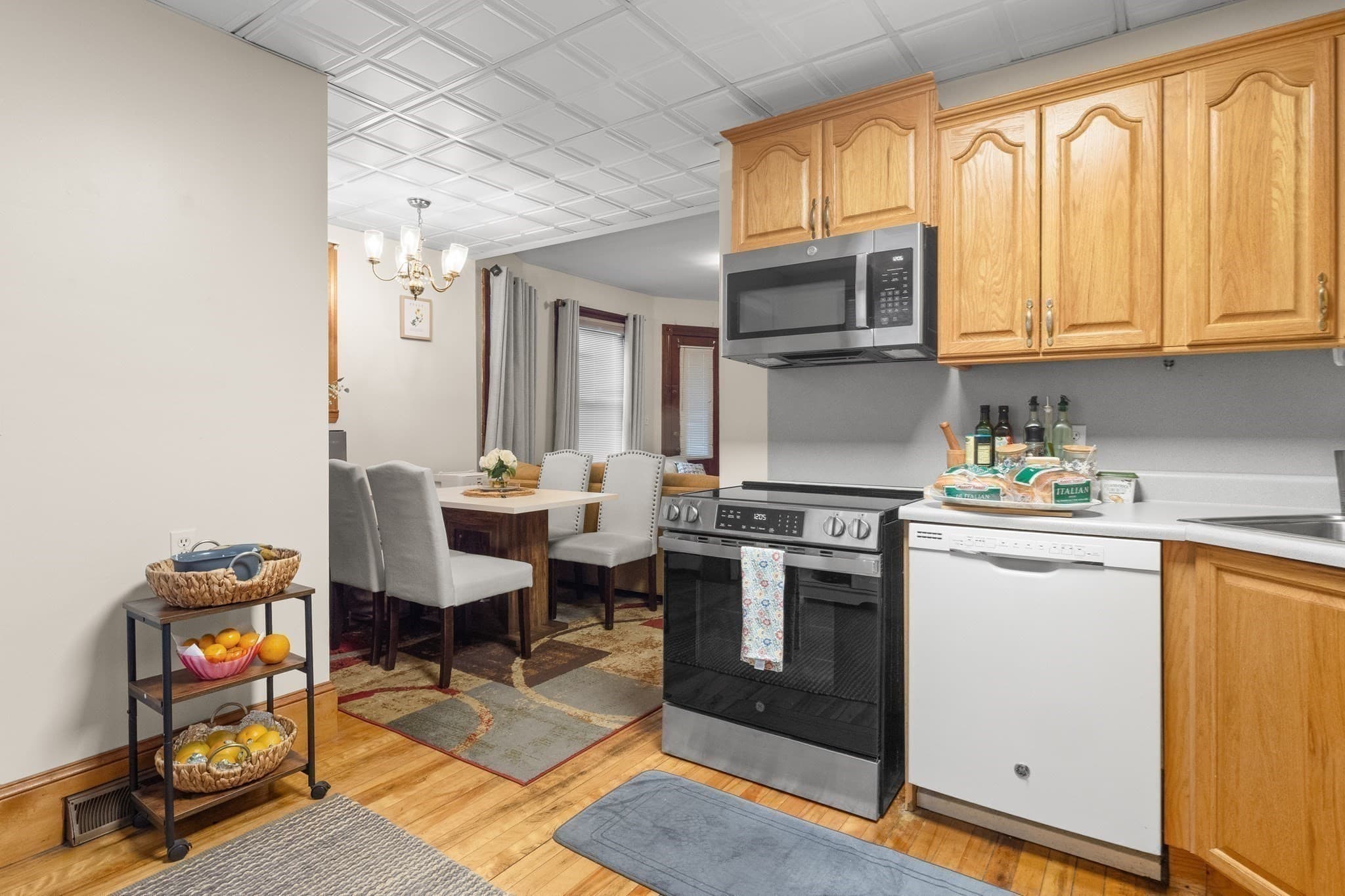 4 Family at 221-223 Pine St., Lowell MA 01851, Lowell, photo 12 of 38