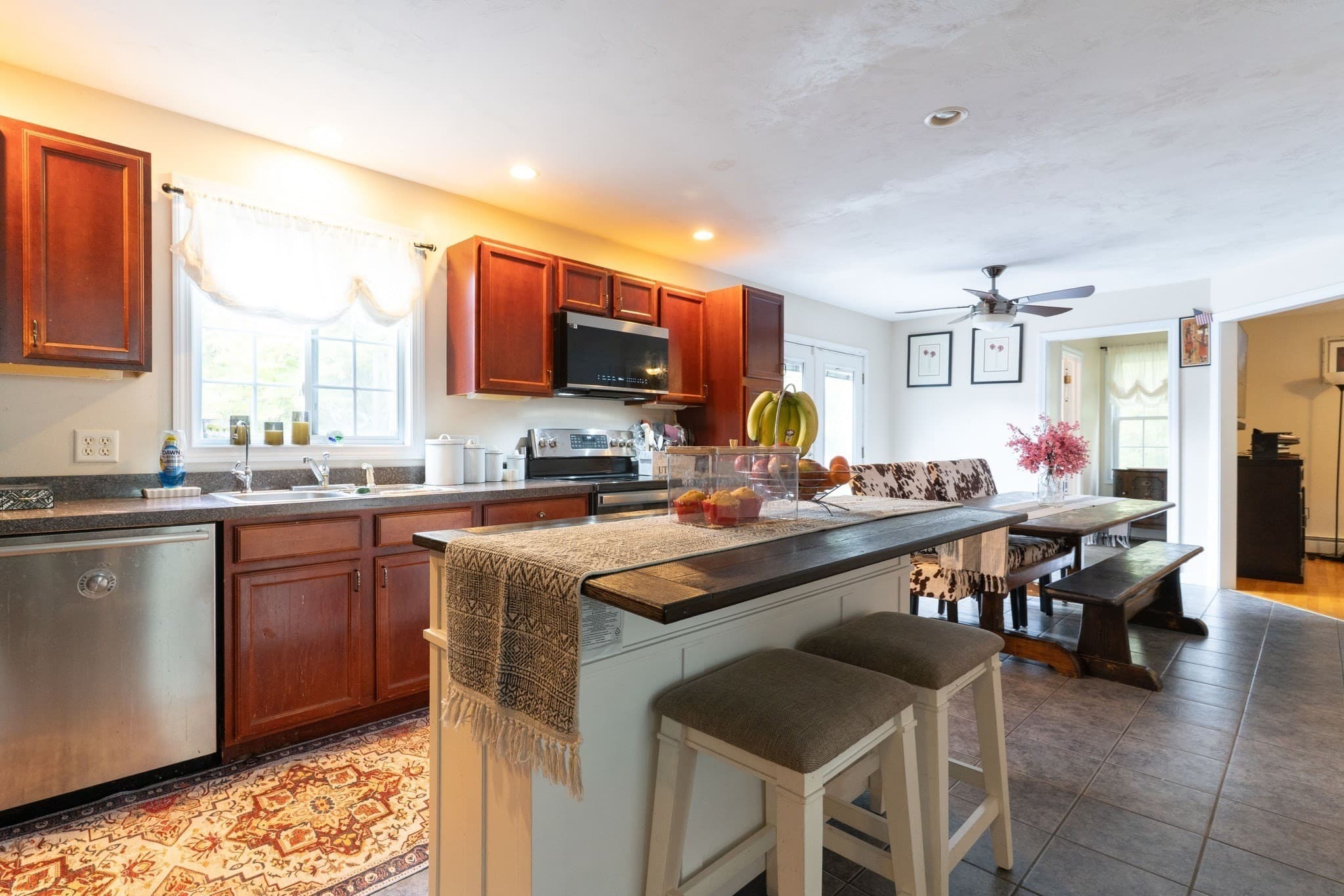 Single Family Residence at 257 Pommogussett Rd, Rutland MA 01543, photo 9 of 40