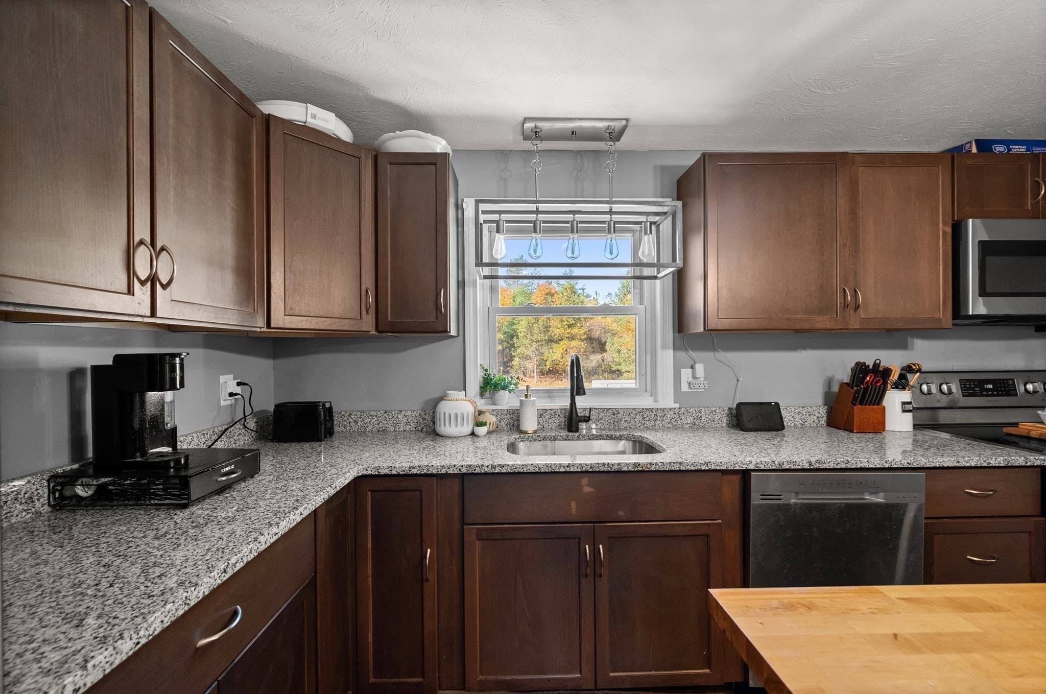 Single Family Residence at 706 Brown St, Winchendon MA 01475, photo 7 of 25