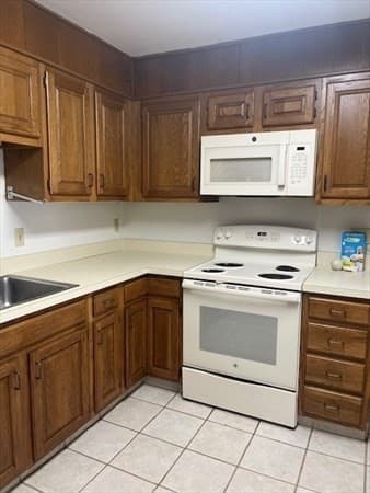 Condominium at 1265 Beacon Street # 603, Brookline MA 02446, photo 10 of 16