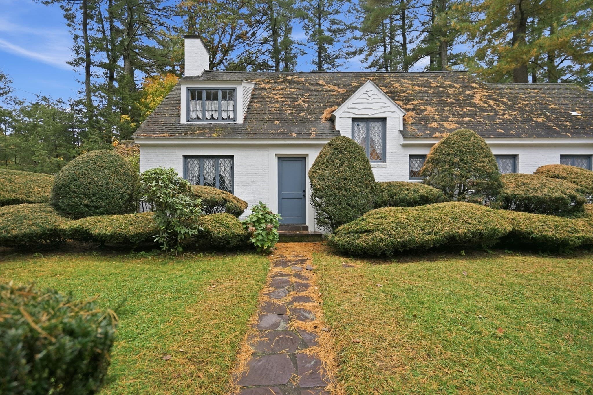 Single Family Residence at 96 Western Ave, Westfield MA 01085, photo 4 of 40