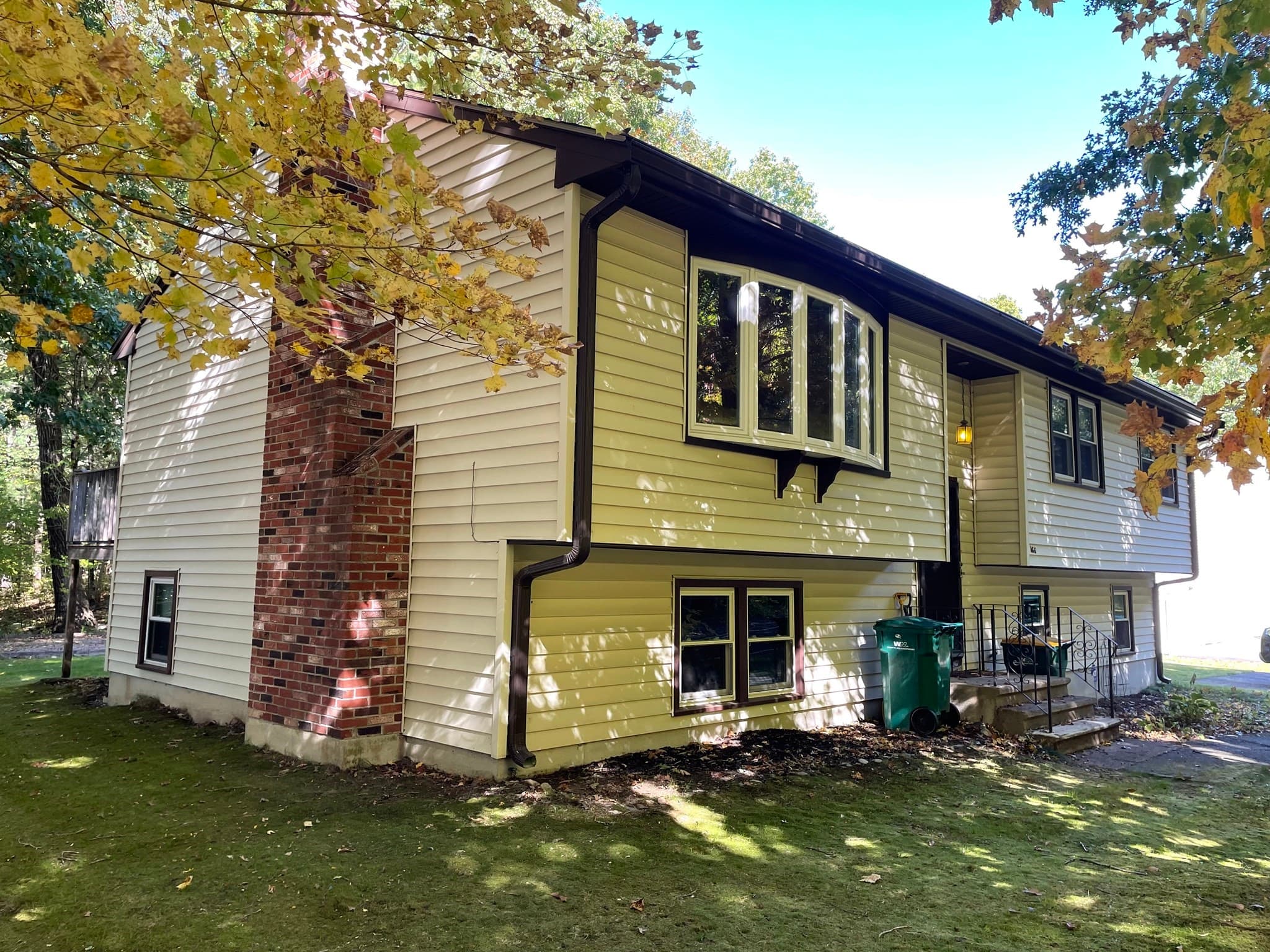 Single Family Residence at 166 Stearns Ave, Mansfield MA 02048, photo 3 of 11