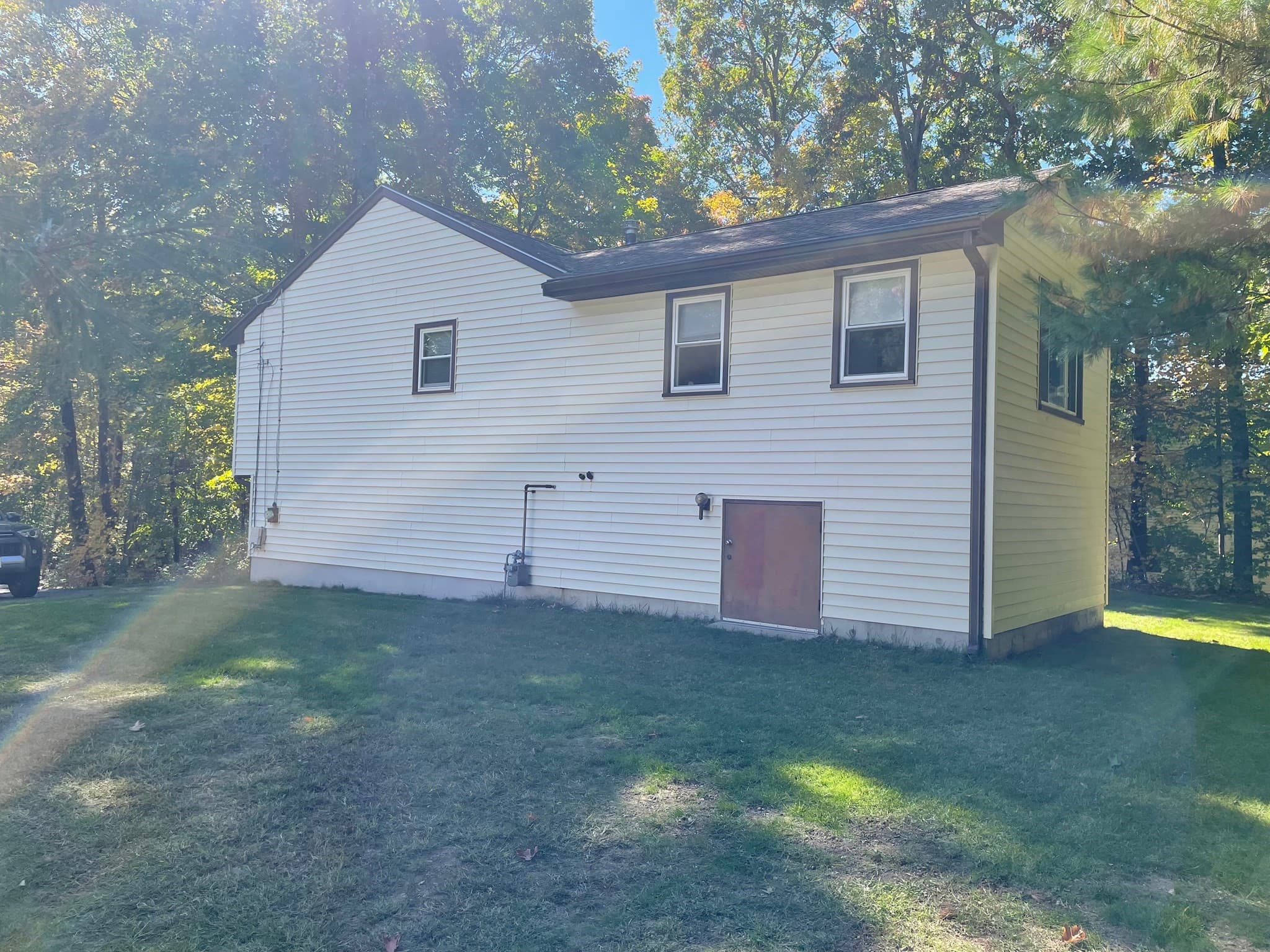 Single Family Residence at 166 Stearns Ave, Mansfield MA 02048, photo 4 of 11