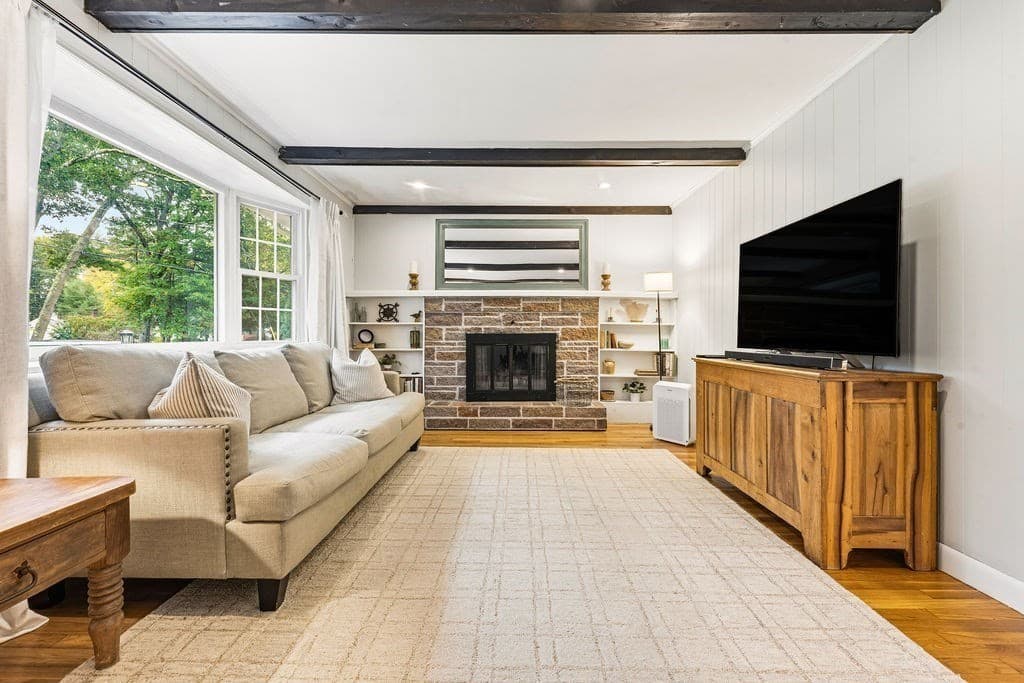 Single Family Residence at 392 Mansfield Rd, North Attleboro MA 02760, photo 12 of 39