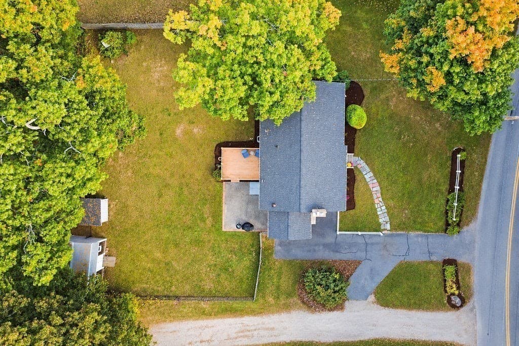 Single Family Residence at 392 Mansfield Rd, North Attleboro MA 02760, photo 9 of 39