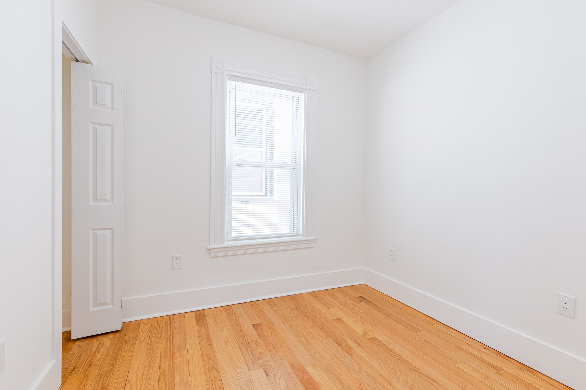 3 Family at 633 E 6th St, Boston MA 02127, photo 27 of 35