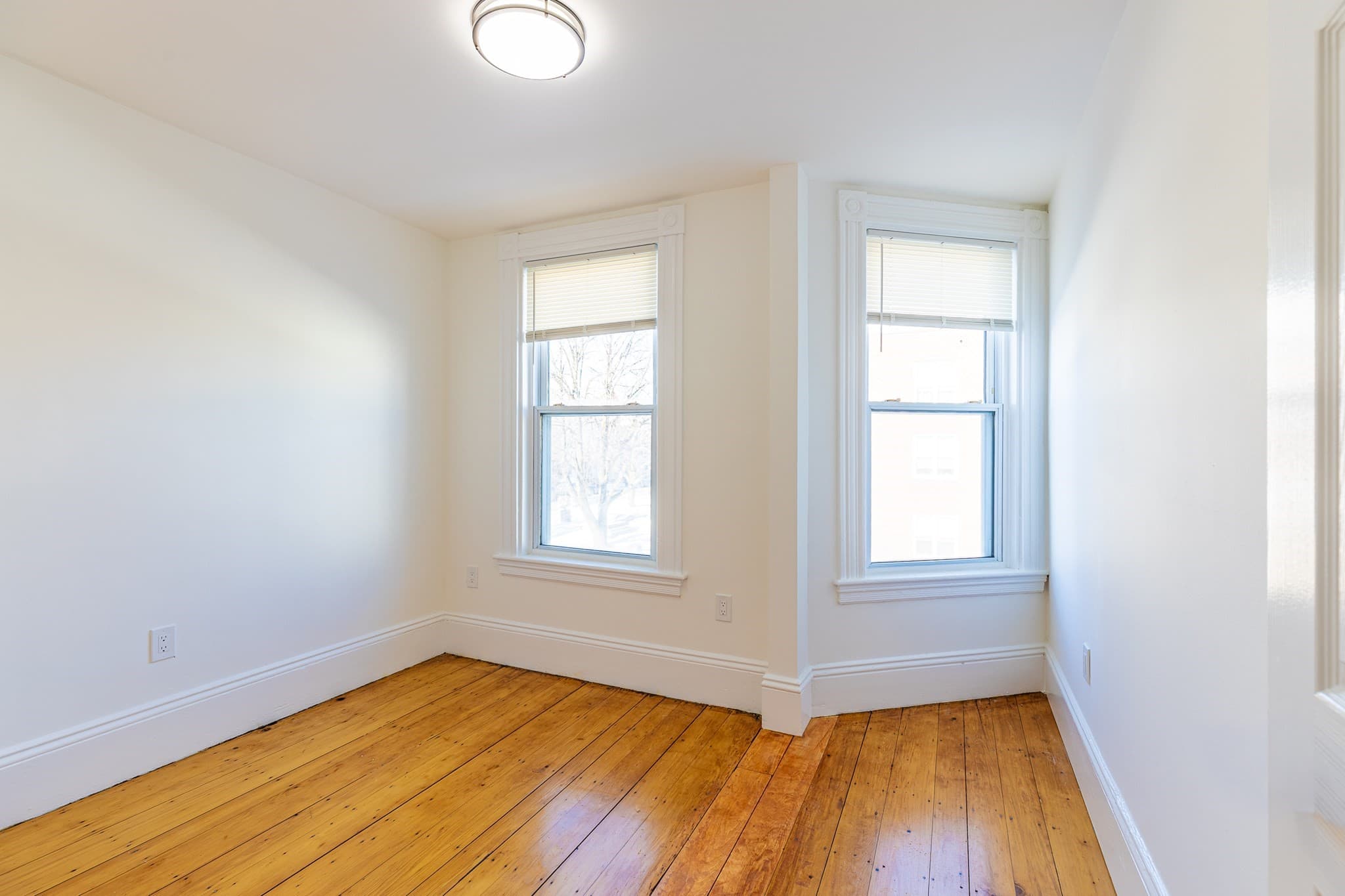 3 Family at 633 E 6th St, Boston MA 02127, photo 13 of 35