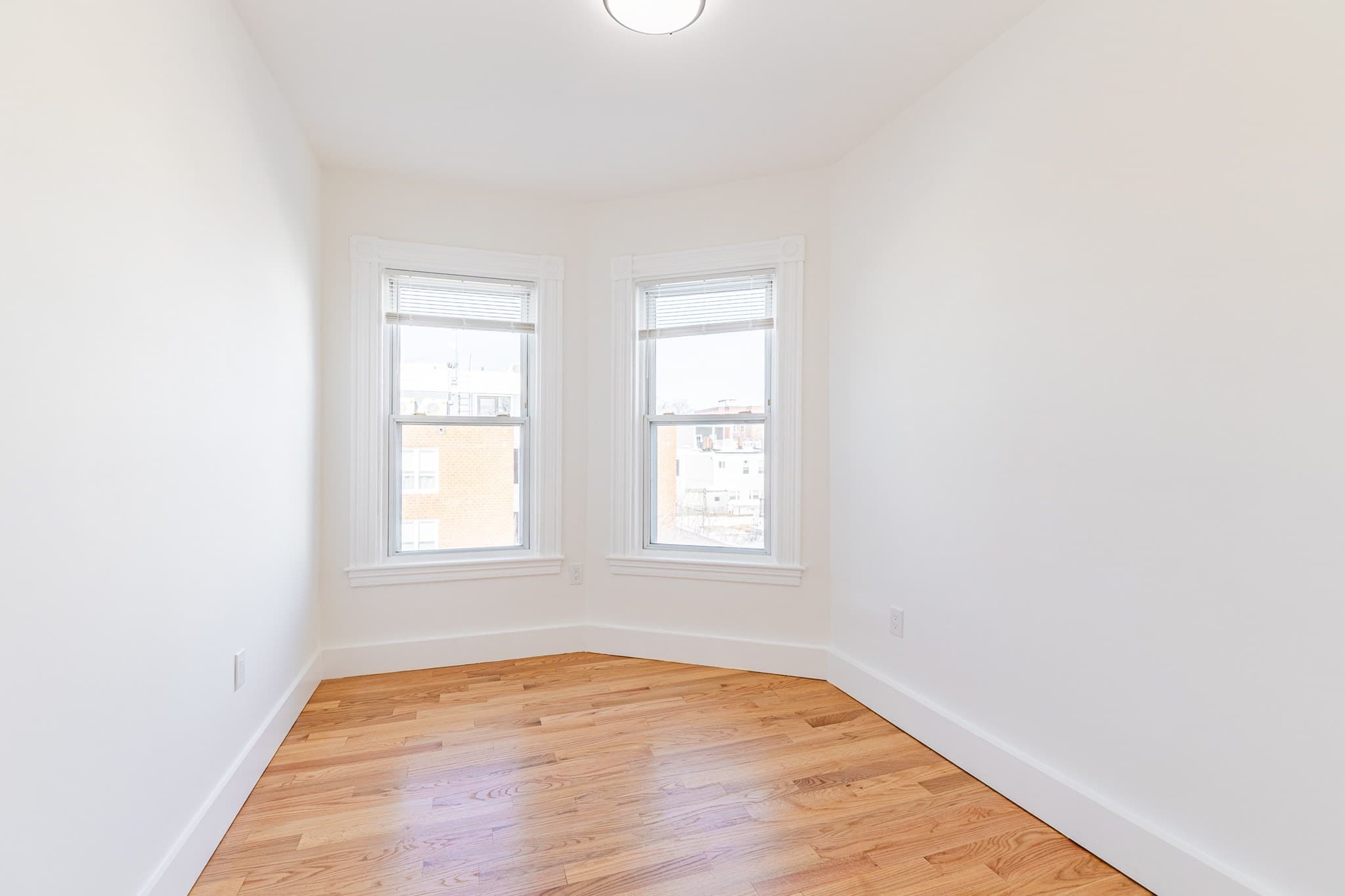 3 Family at 633 E 6th St, Boston MA 02127, photo 26 of 35