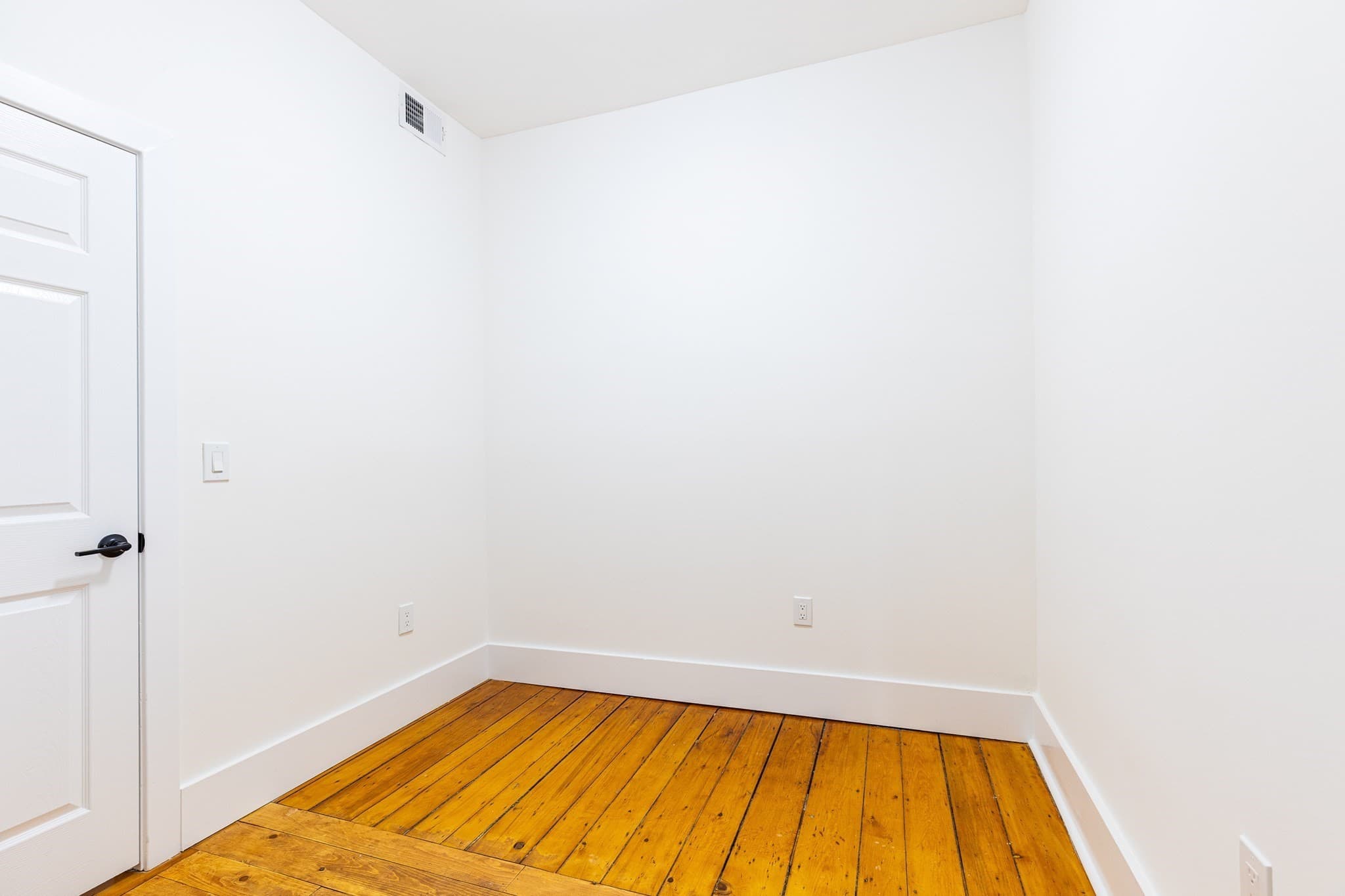 3 Family at 633 E 6th St, Boston MA 02127, photo 7 of 35