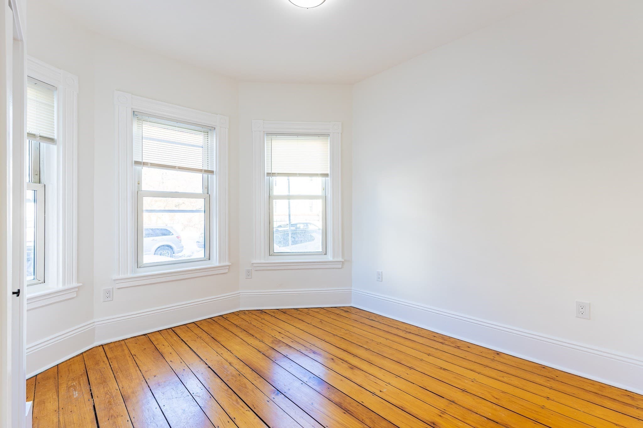 3 Family at 633 E 6th St, Boston MA 02127, photo 5 of 35