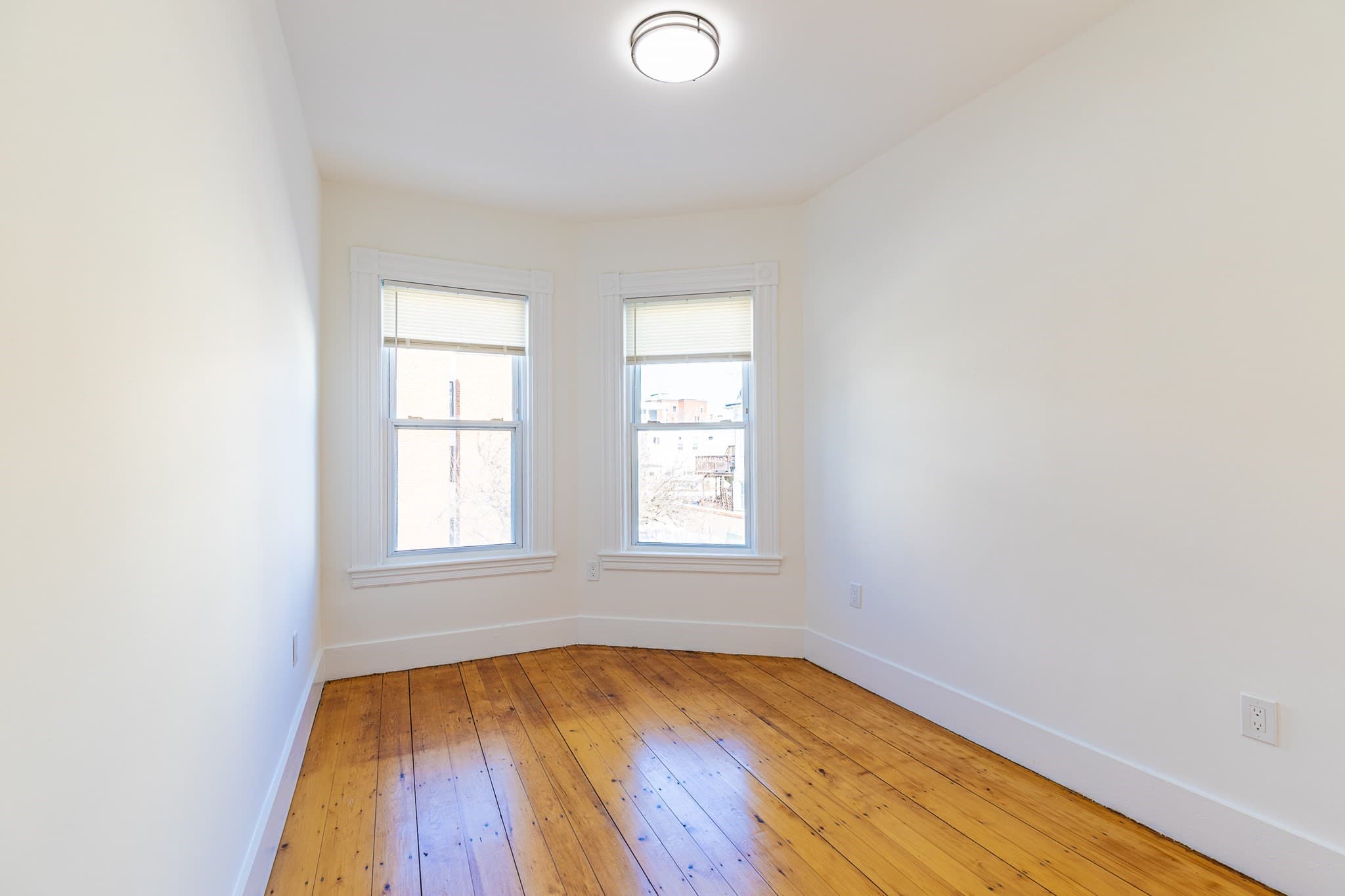 3 Family at 633 E 6th St, Boston MA 02127, photo 14 of 35