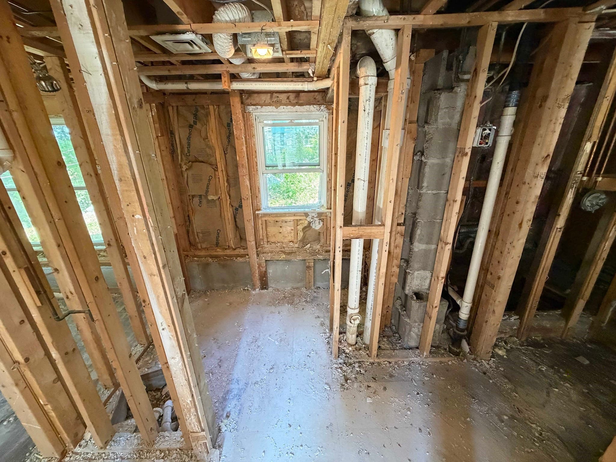 Single Family Residence at 45 Longview Rd, Reading MA 01867, photo 4 of 42