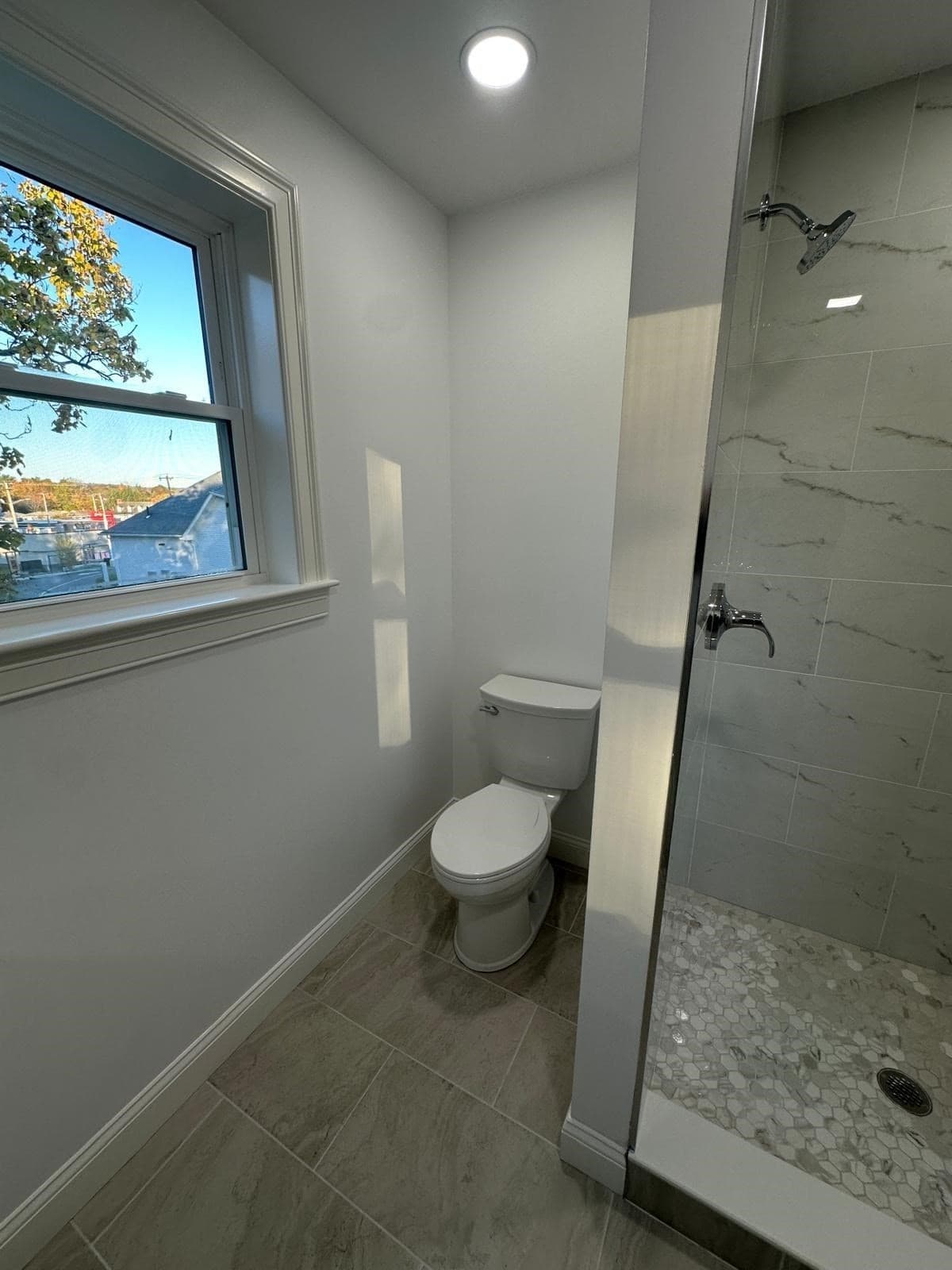 Single Family Residence at 8 Thompson Rd, Webster MA 01570, photo 23 of 42
