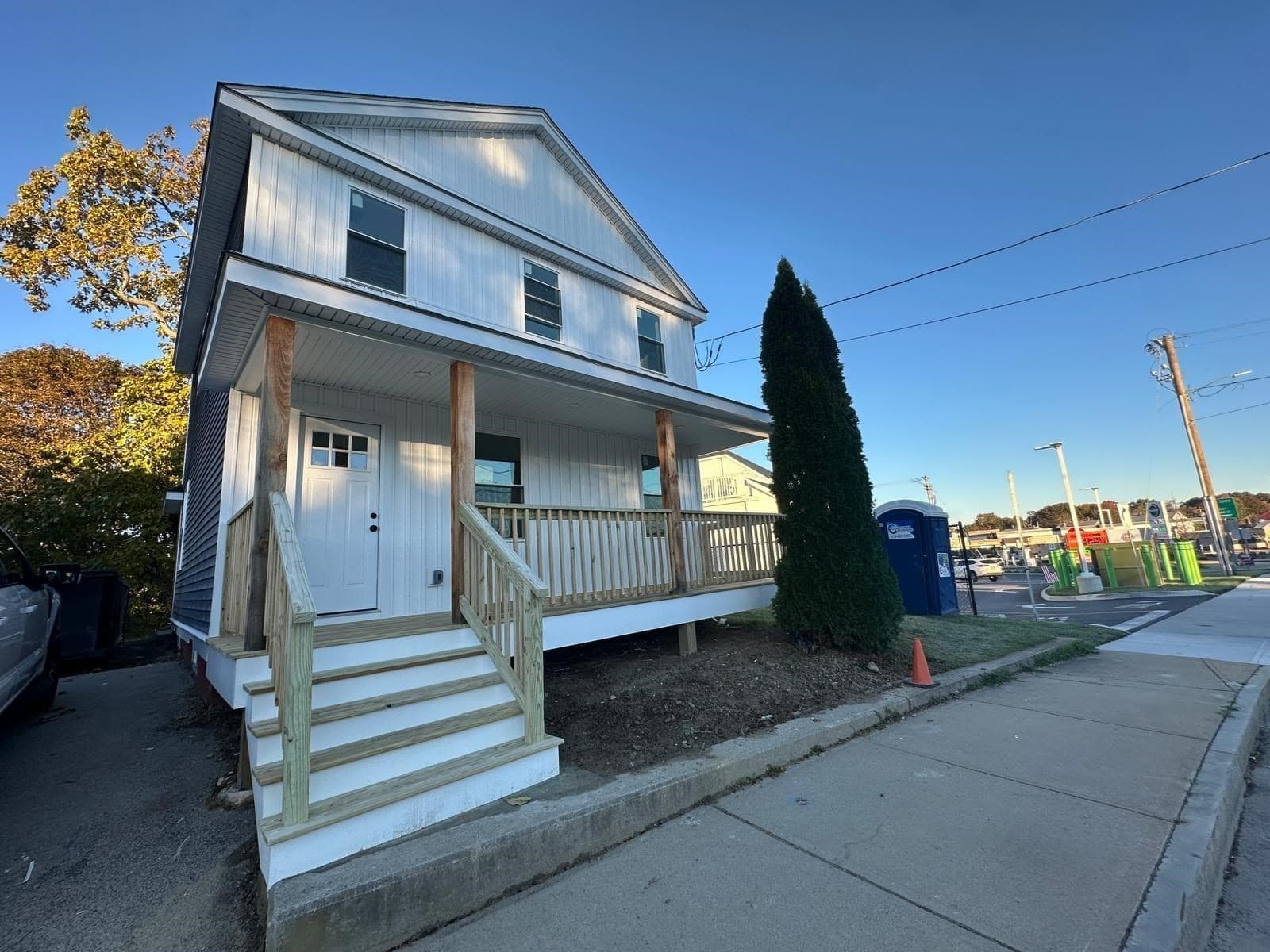 Single Family Residence at 8 Thompson Rd, Webster MA 01570, photo 2 of 42