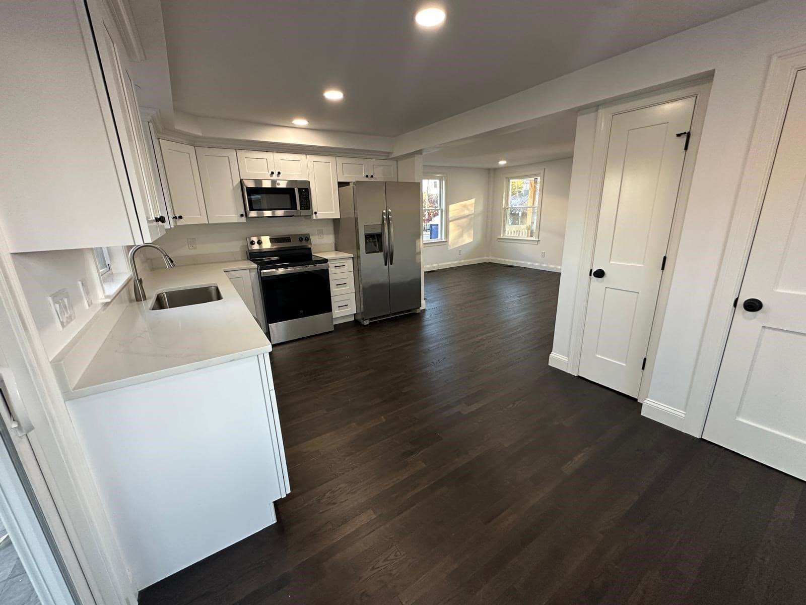 Single Family Residence at 8 Thompson Rd, Webster MA 01570, photo 17 of 42