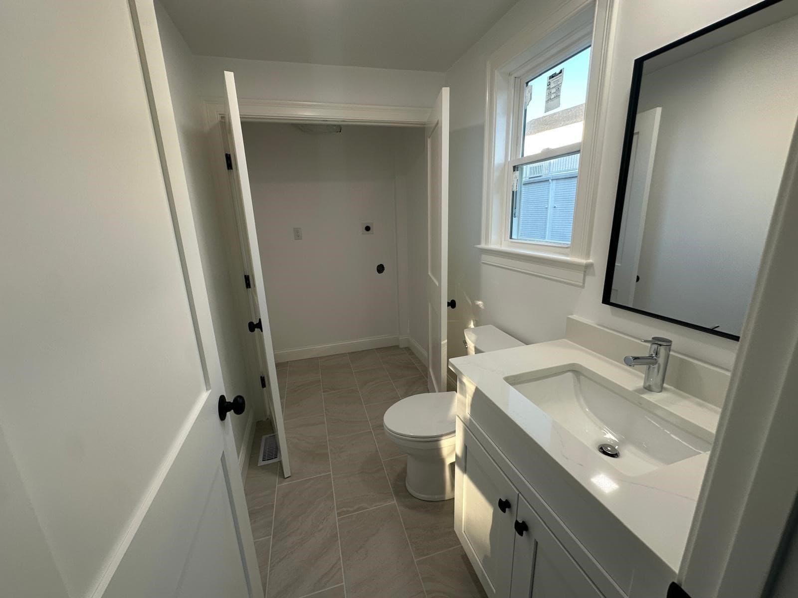 Single Family Residence at 8 Thompson Rd, Webster MA 01570, photo 12 of 42