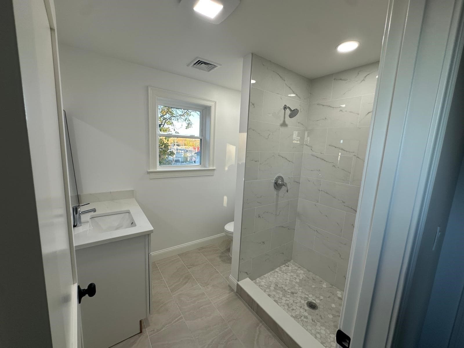 Single Family Residence at 8 Thompson Rd, Webster MA 01570, photo 22 of 42