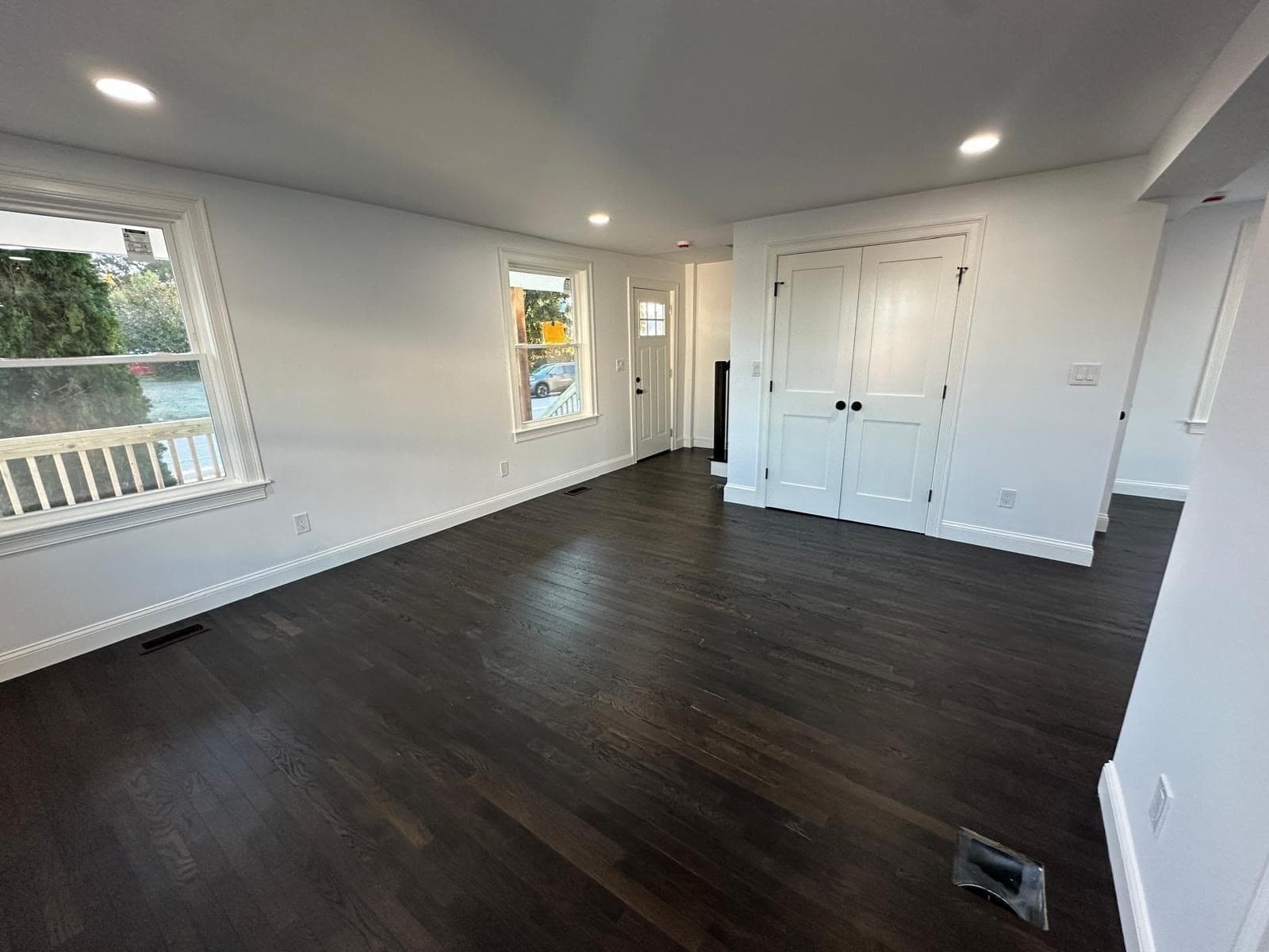 Single Family Residence at 8 Thompson Rd, Webster MA 01570, photo 10 of 42