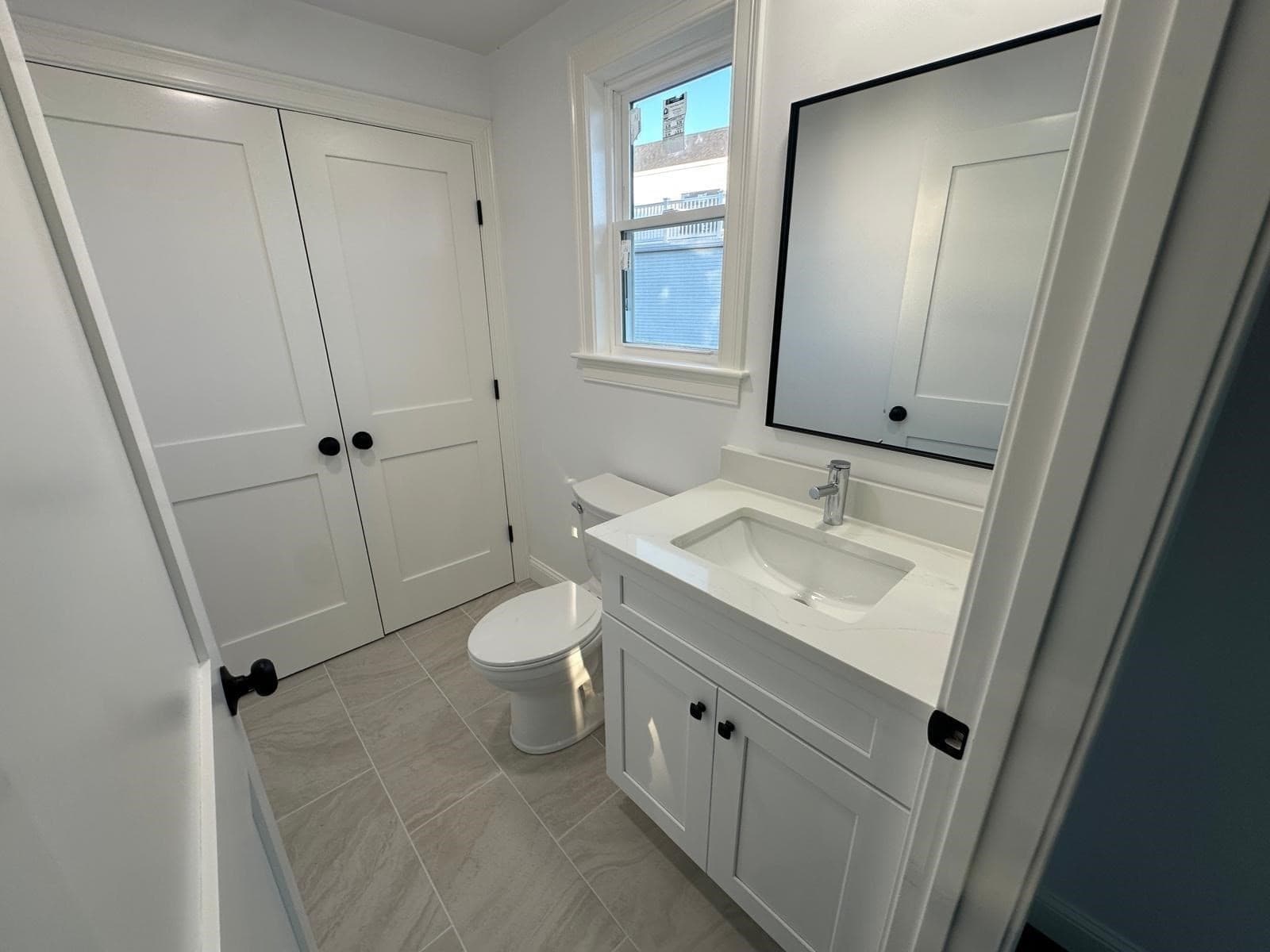 Single Family Residence at 8 Thompson Rd, Webster MA 01570, photo 11 of 42
