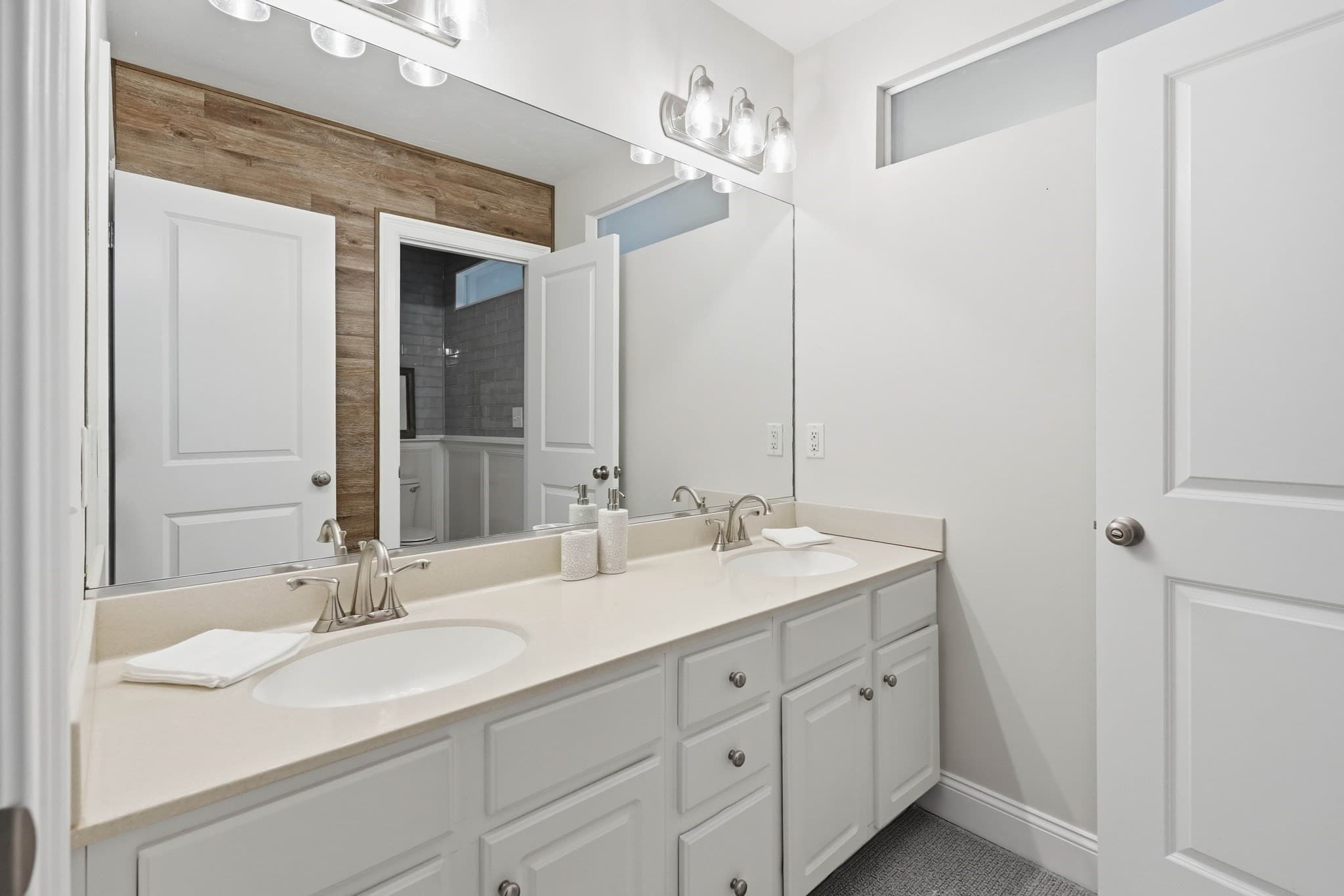 Single Family Residence at 11 Fellowship Cir, Wareham MA 02571, photo 22 of 40