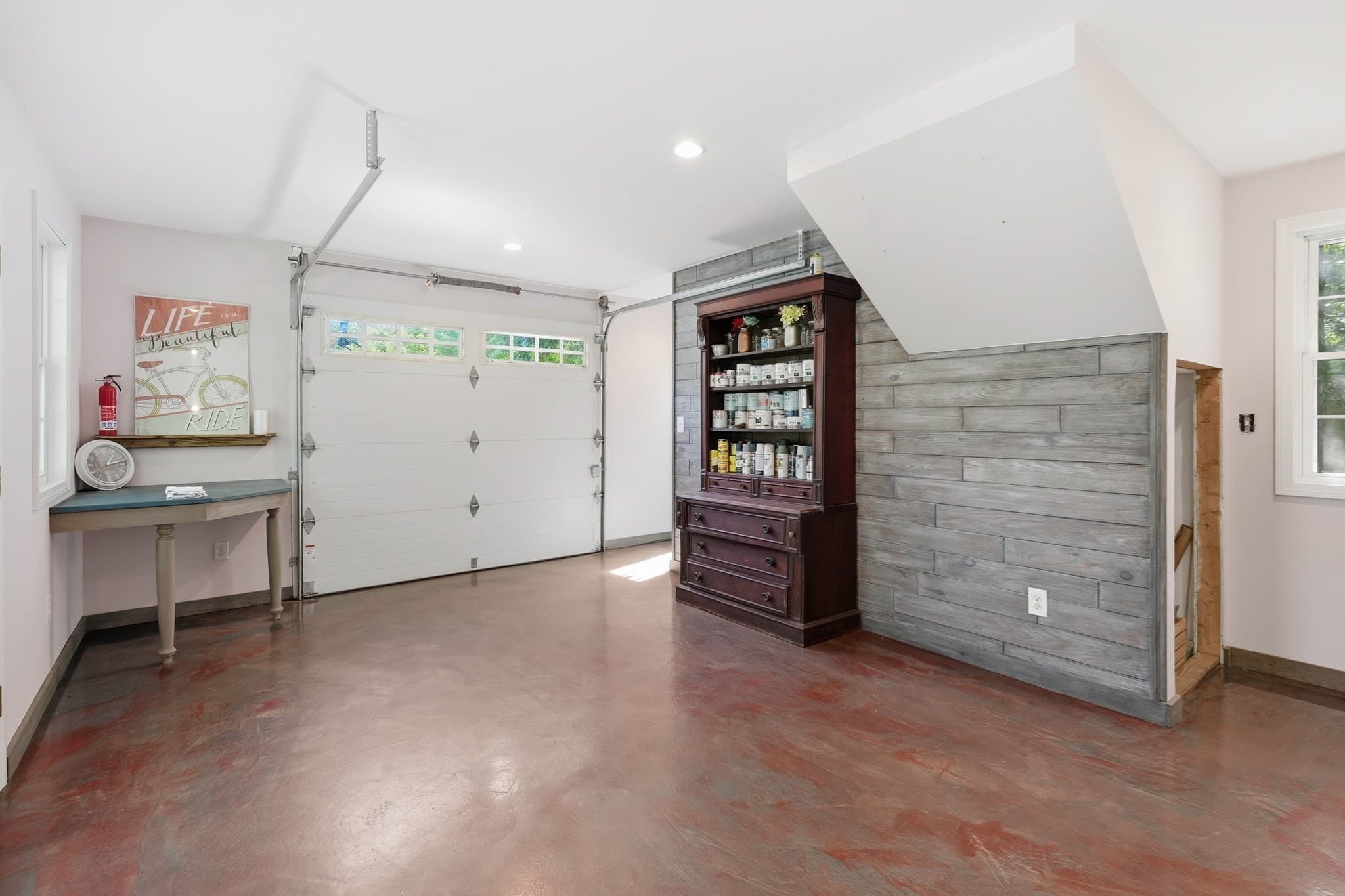Residential at 9 Fellowship Cir, Wareham MA 02571, photo 9 of 11