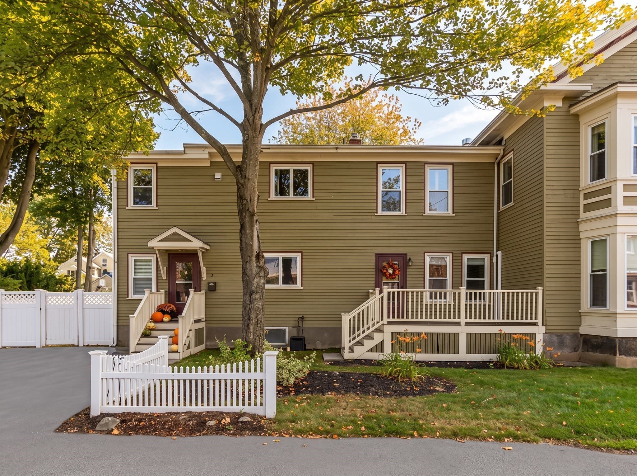 Condominium at 33 Vine St # 2, Melrose MA 02176, photo 3 of 39