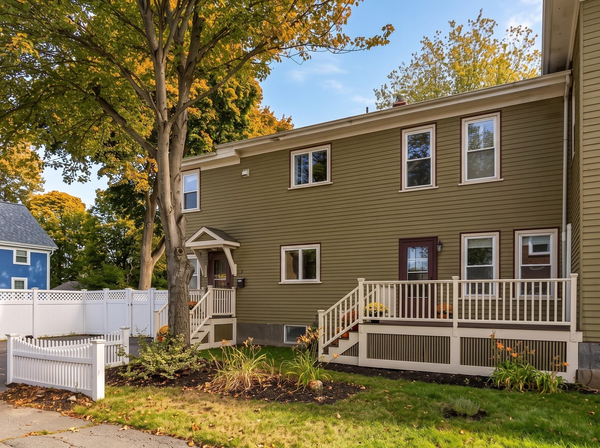 Condominium at 33 Vine St # 2, Melrose MA 02176, photo 4 of 39