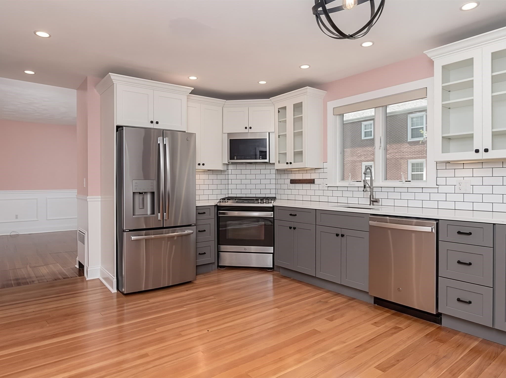 Condominium at 33 Vine St # 2, Melrose MA 02176, photo 8 of 39