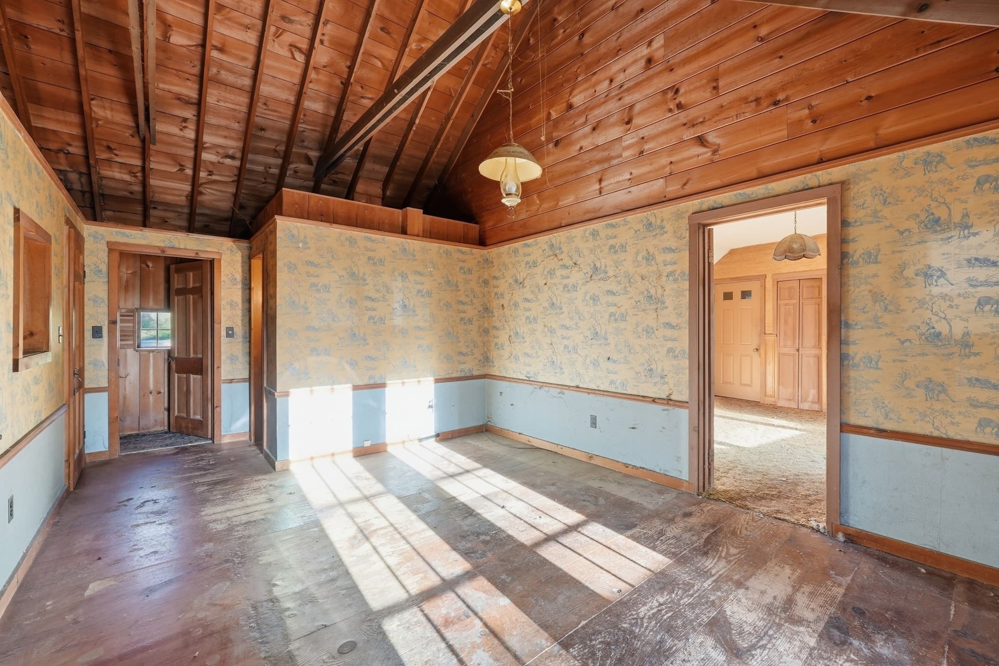 Single Family Residence at 8 Pumpkin Ln, Charlton MA 01507, photo 17 of 32