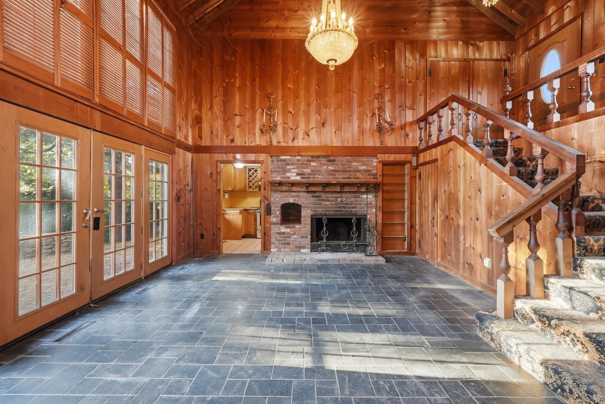 Single Family Residence at 8 Pumpkin Ln, Charlton MA 01507, photo 12 of 32