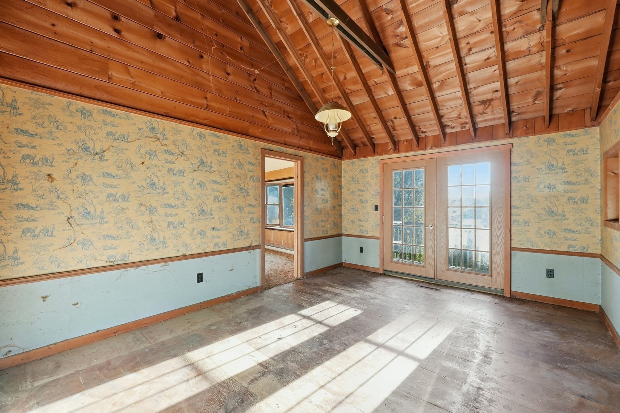 Single Family Residence at 8 Pumpkin Ln, Charlton MA 01507, photo 19 of 32