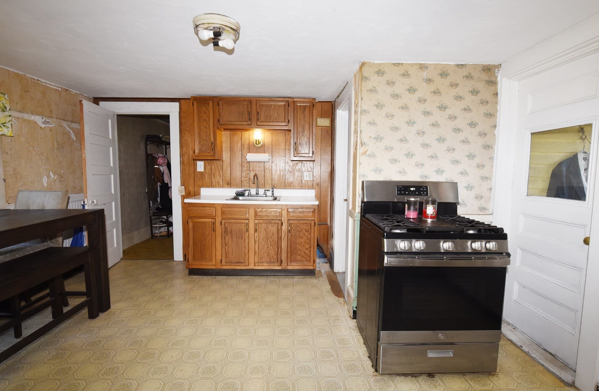 Single Family Residence at 558 N Main St, Randolph MA 02368, photo 32 of 41