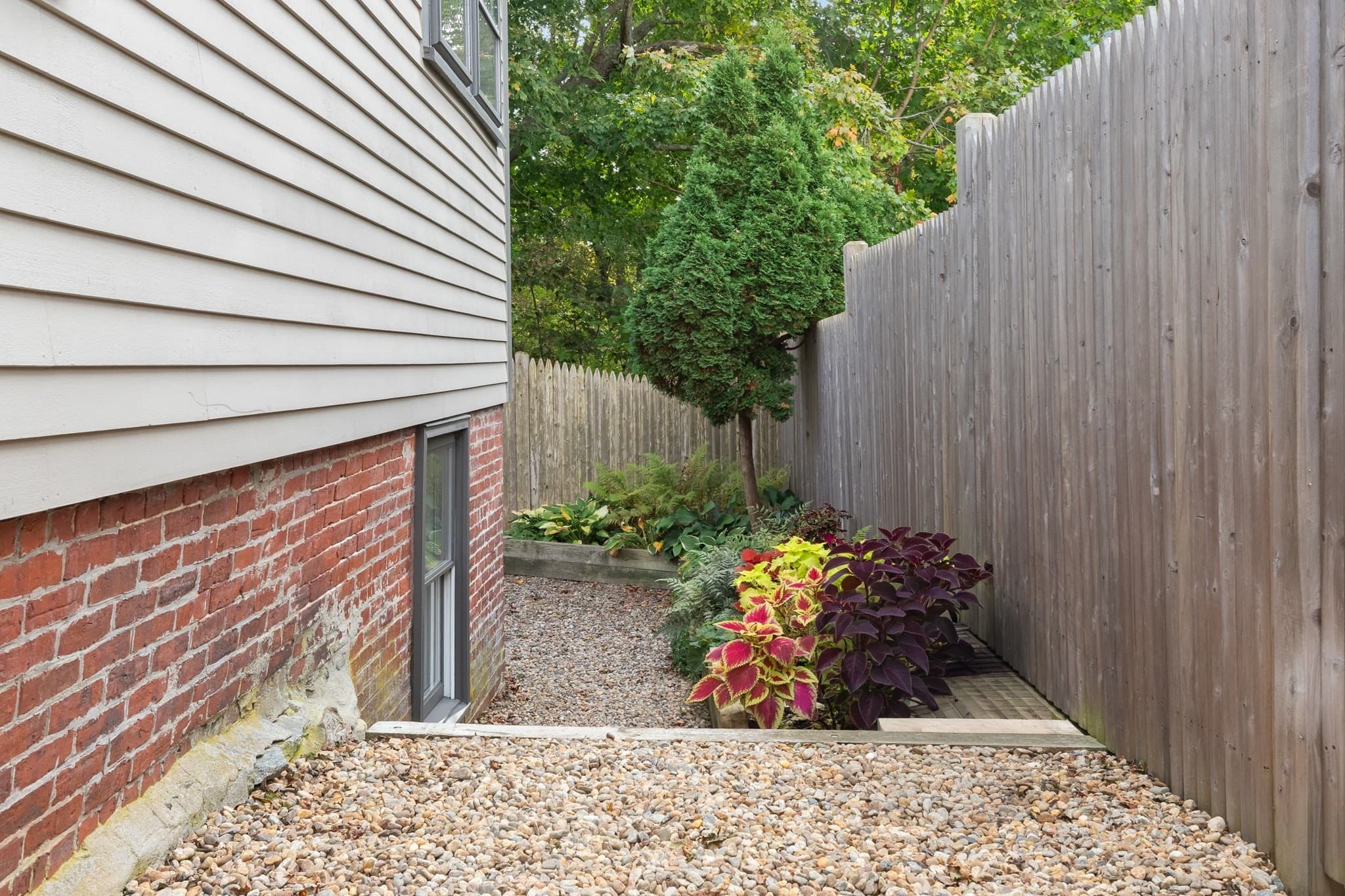 Single Family Residence at 20 Chestnut Street, Newburyport MA 01950, photo 4 of 39