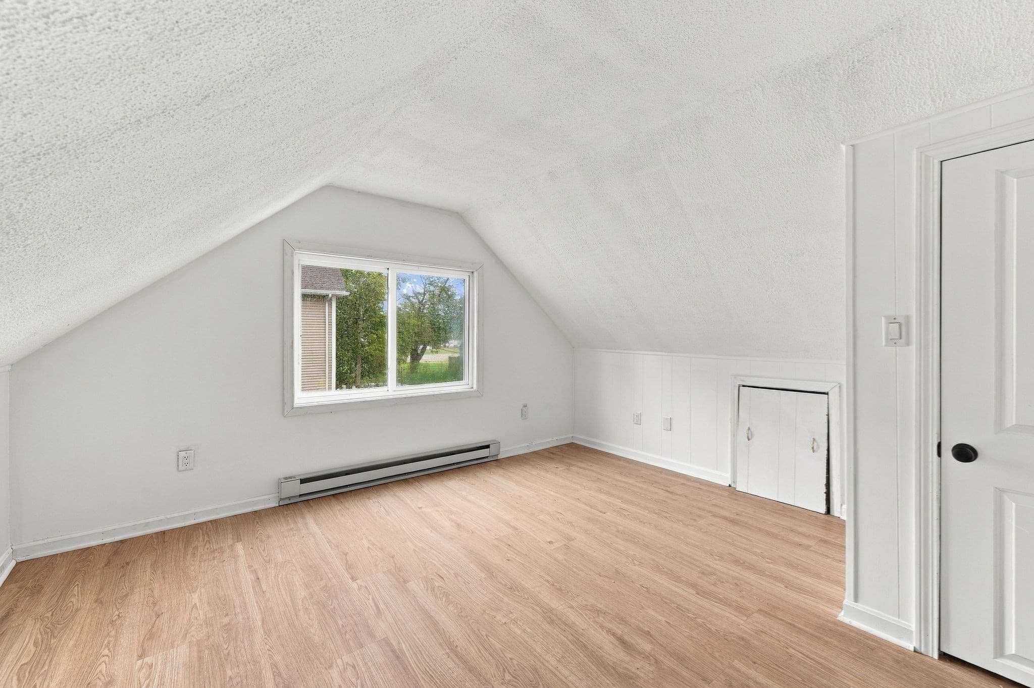 Single Family Residence at 6 Norfolk Ave, Peabody MA 01960, photo 27 of 42