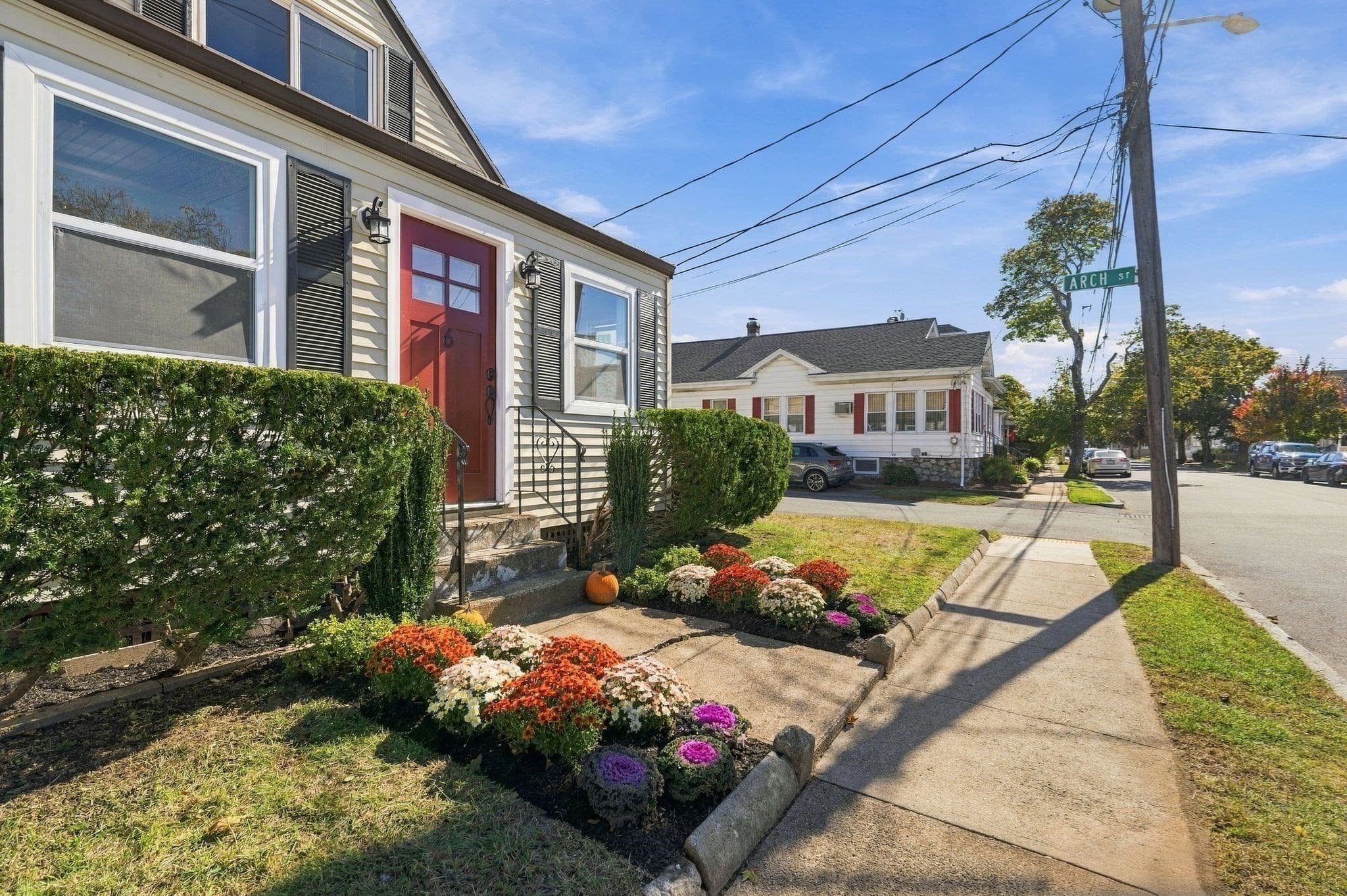 Single Family Residence at 6 Norfolk Ave, Peabody MA 01960, photo 2 of 42