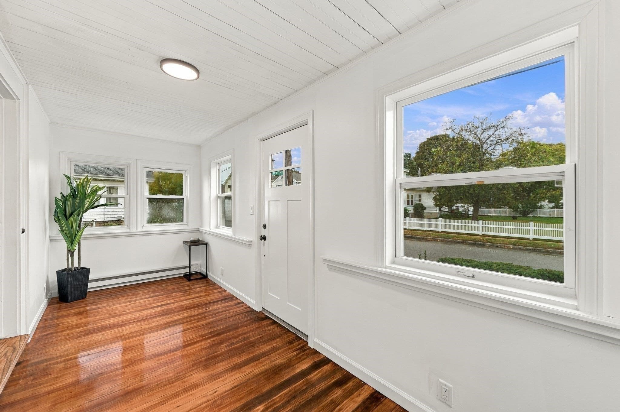 Single Family Residence at 6 Norfolk Ave, Peabody MA 01960, photo 6 of 42