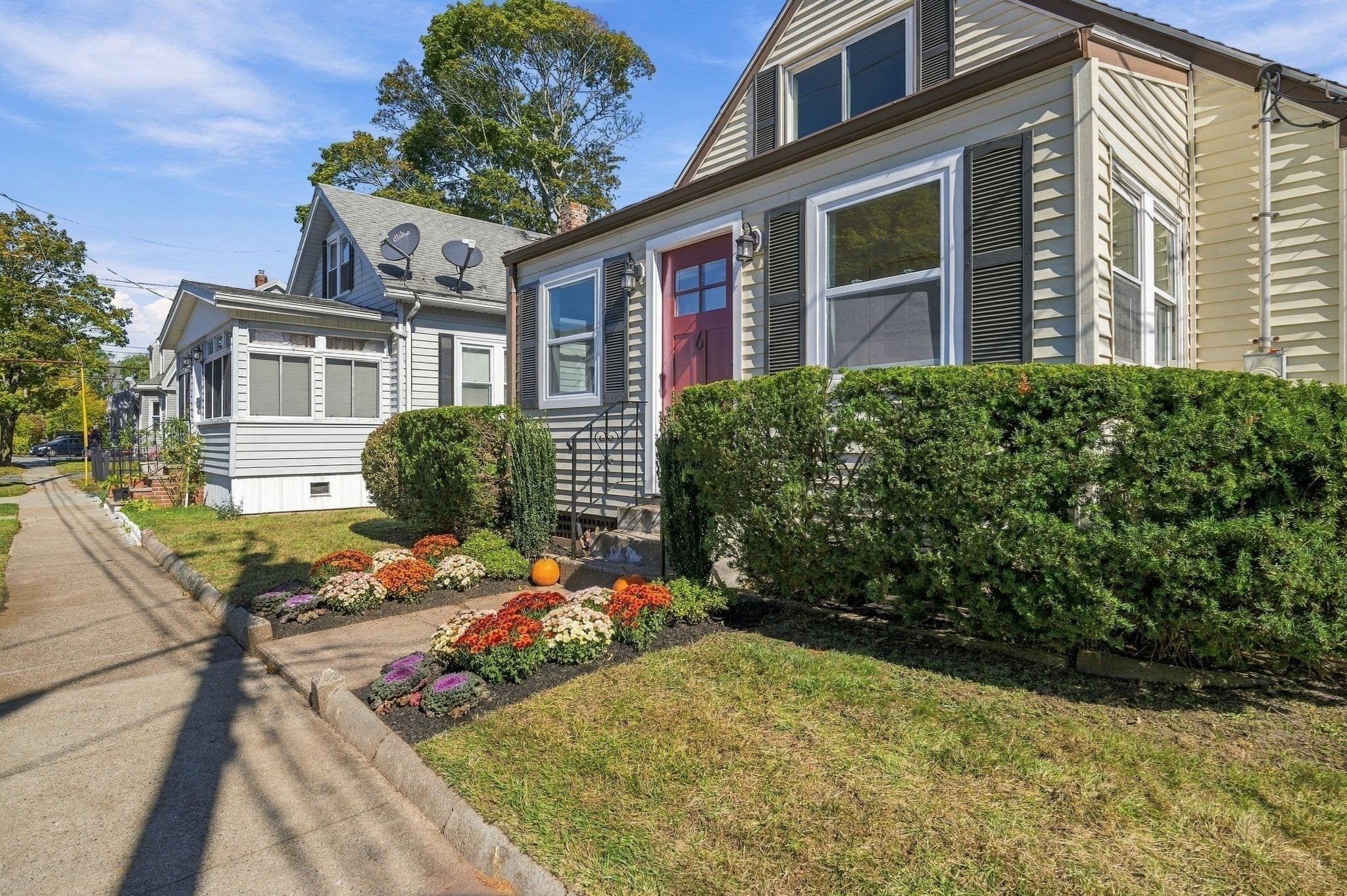 Single Family Residence at 6 Norfolk Ave, Peabody MA 01960, photo 3 of 42