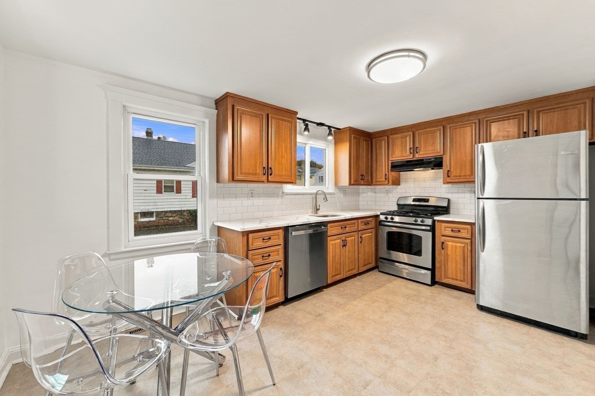 Single Family Residence at 6 Norfolk Ave, Peabody MA 01960, photo 9 of 42
